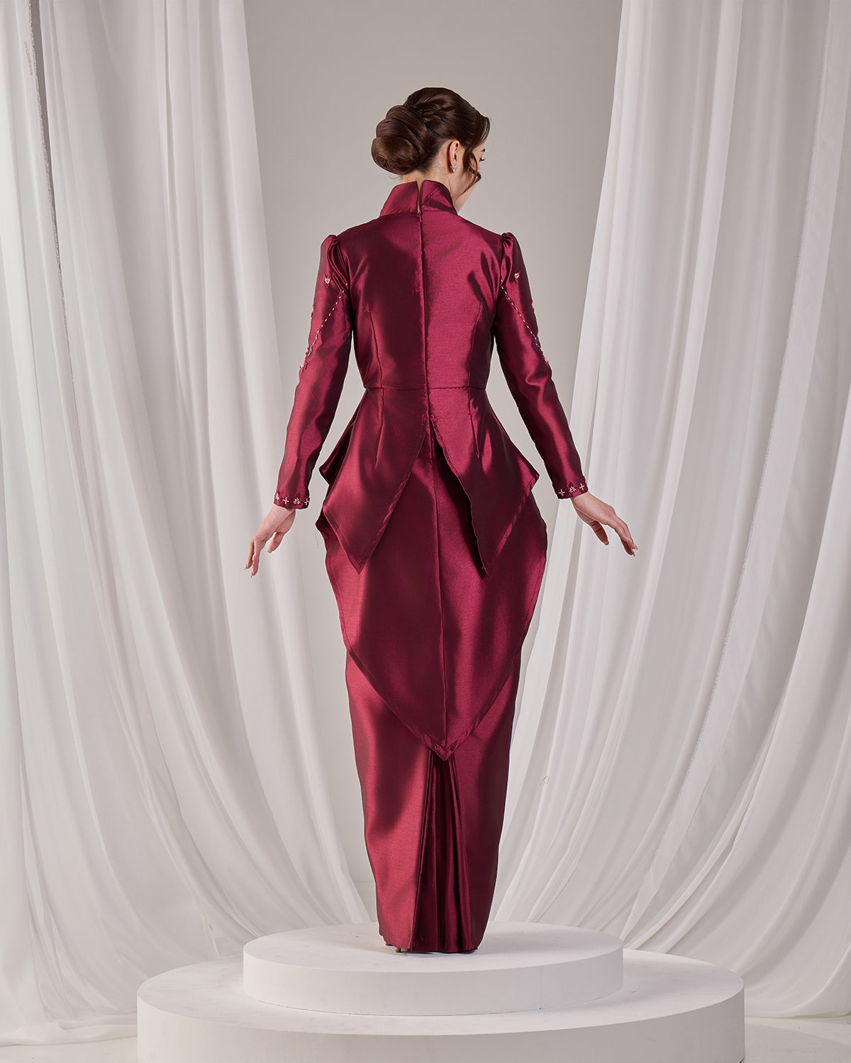 MINOR DEFECT ELLYARA KURUNG (BURGUNDY)