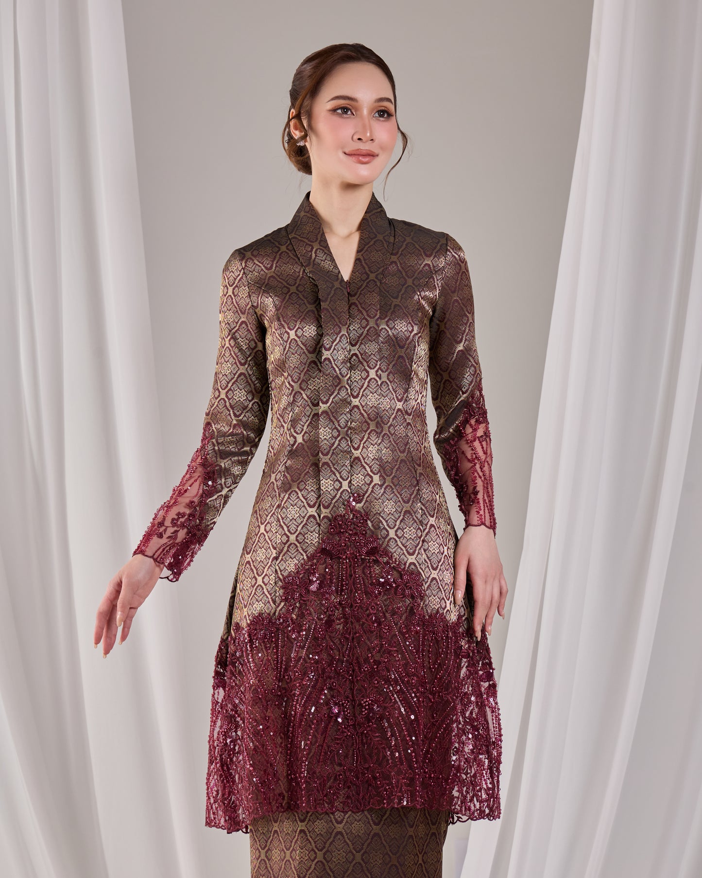 KAREENA KEBAYA (BURGUNDY)
