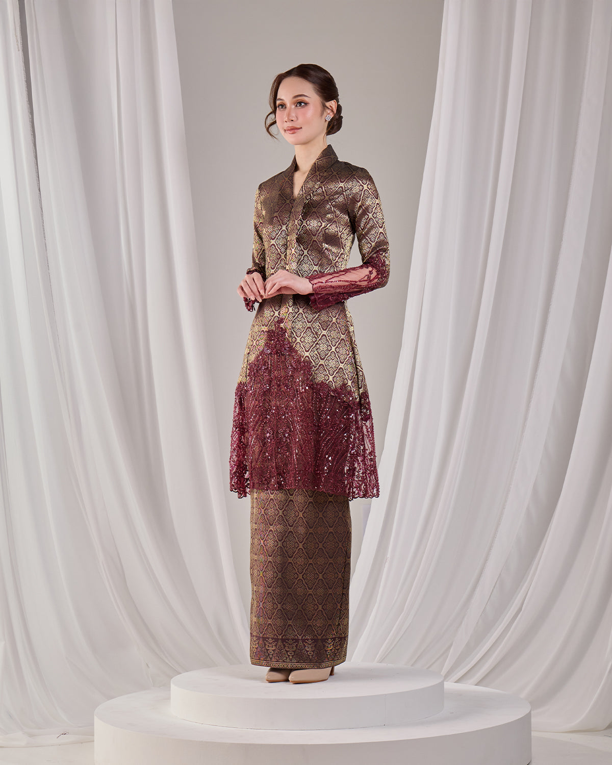 KAREENA KEBAYA (BURGUNDY)