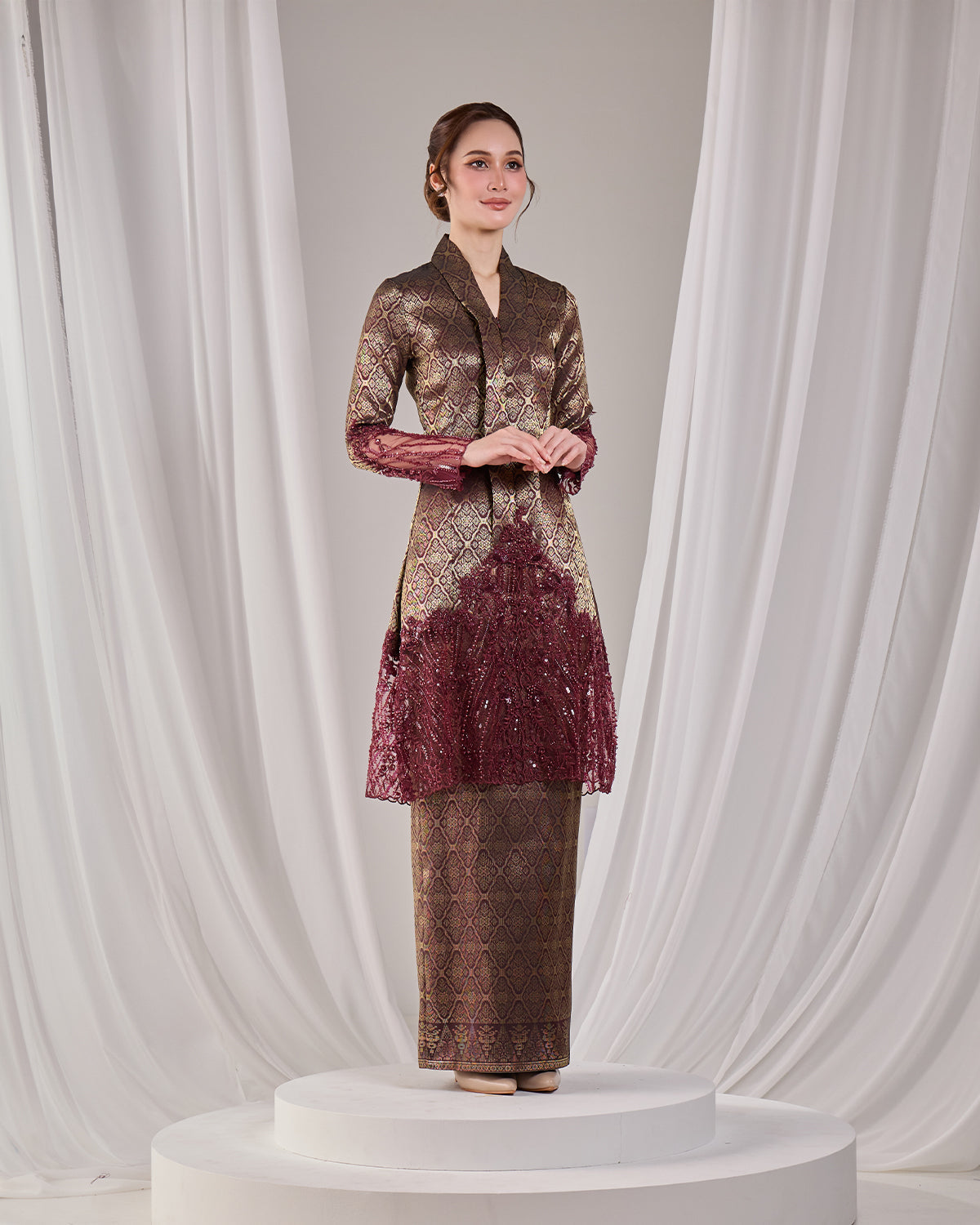 MINOR DEFECT KAREENA KEBAYA (BURGUNDY)