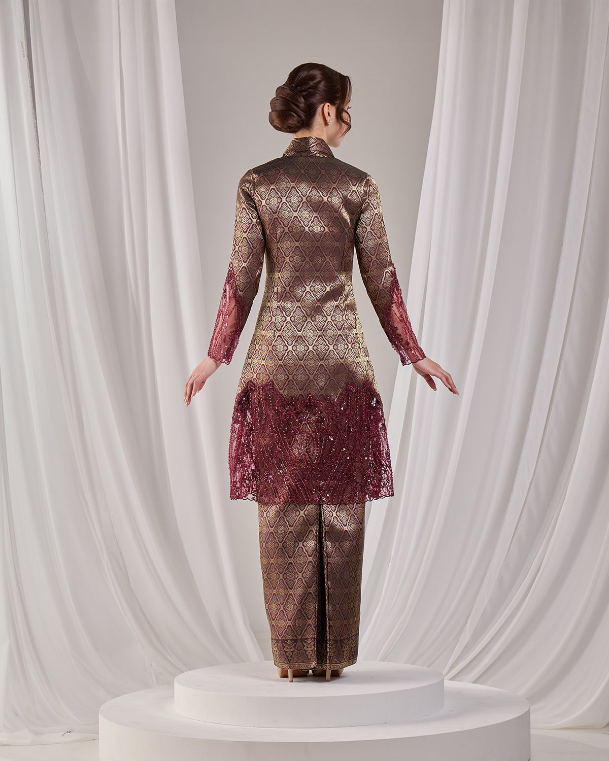 MINOR DEFECT KAREENA KEBAYA (BURGUNDY)