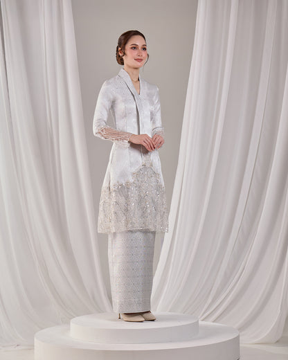 MINOR DEFECT KAREENA KEBAYA (SILVER WHITE)