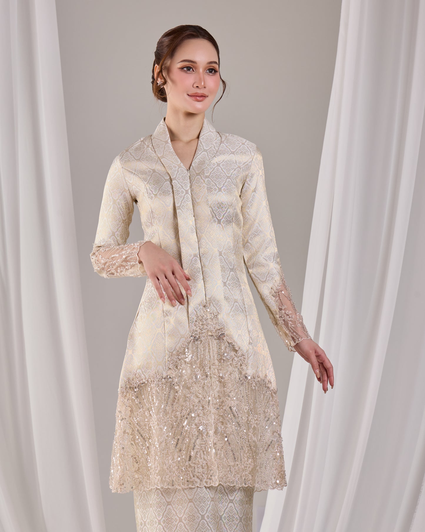 KAREENA KEBAYA (CREAM)