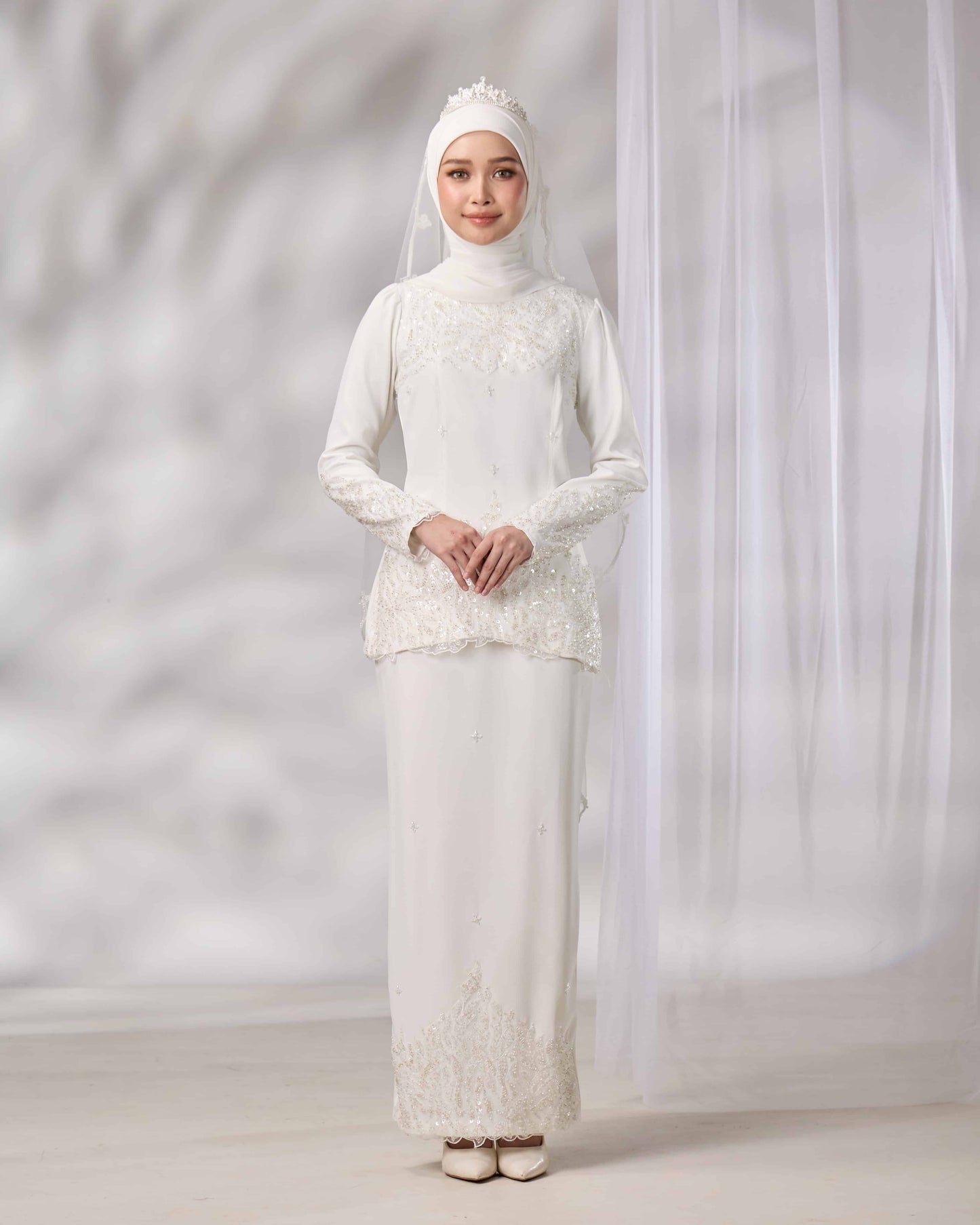 MINOR DEFECT ATHLEA KURUNG (OFF WHITE)