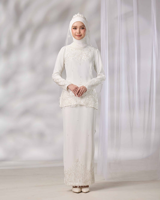 MINOR DEFECT ATHLEA KURUNG (OFF WHITE)