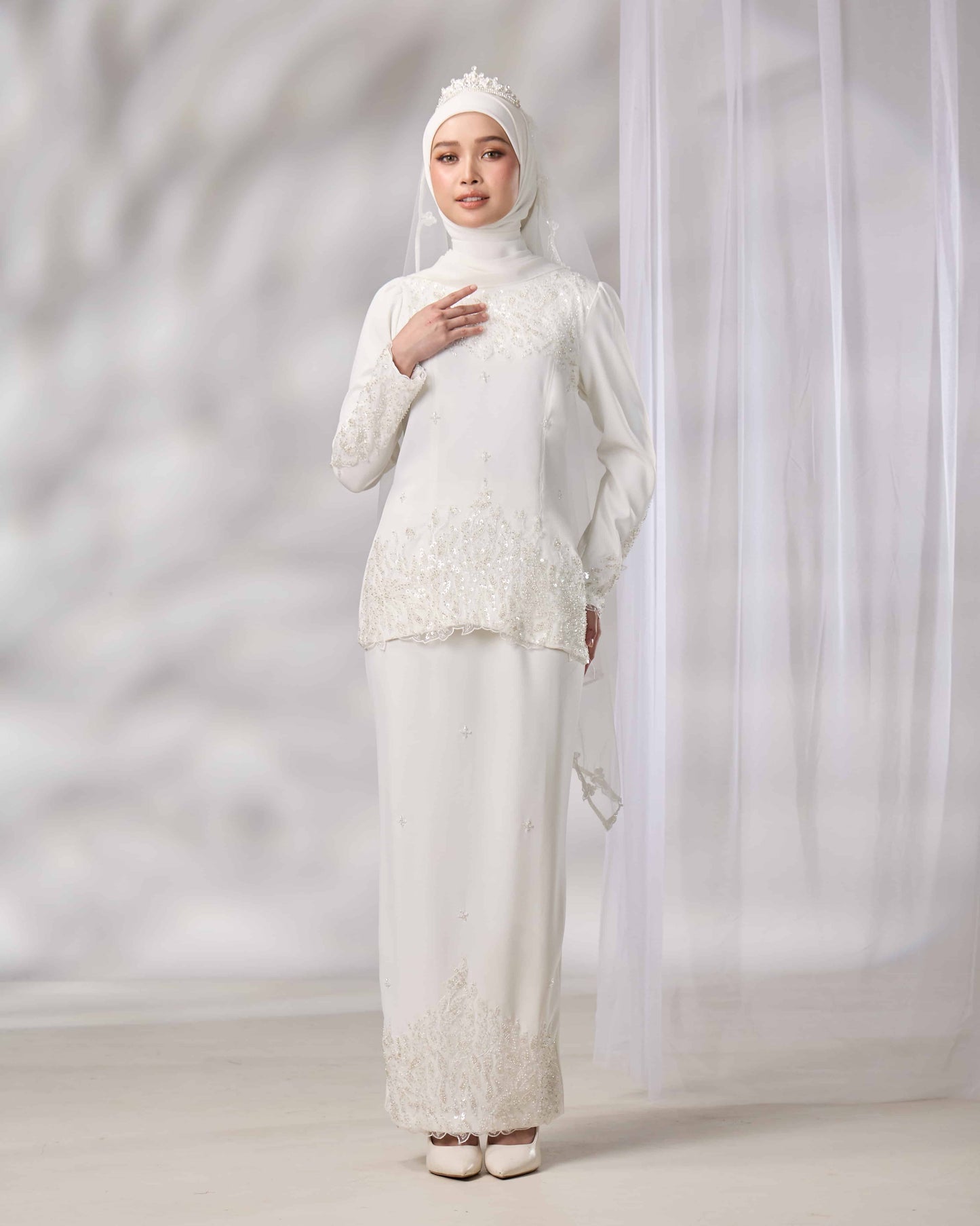 MINOR DEFECT ATHLEA KURUNG (OFF WHITE)
