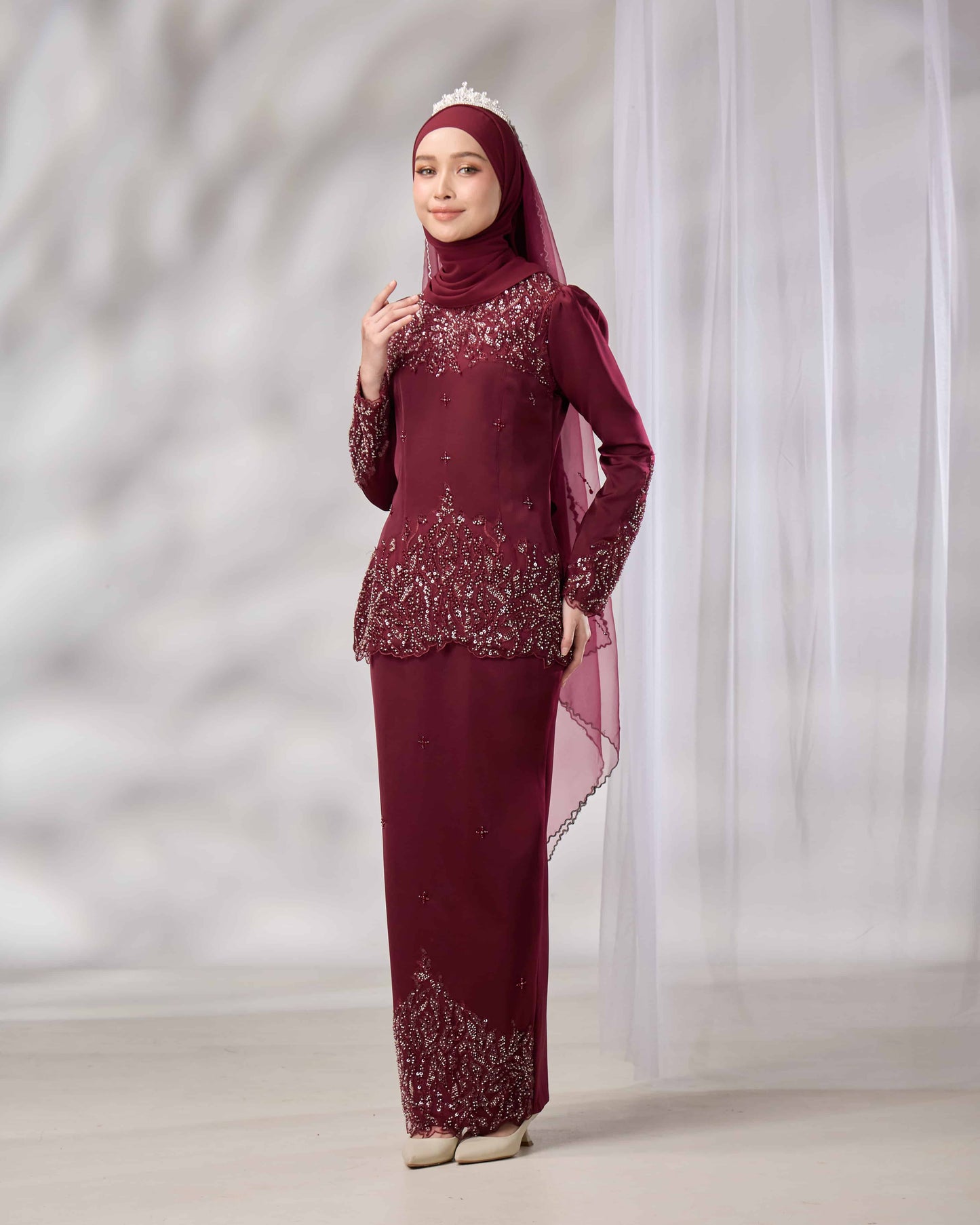 MINOR DEFECT ATHLEA KURUNG (BURGUNDY)