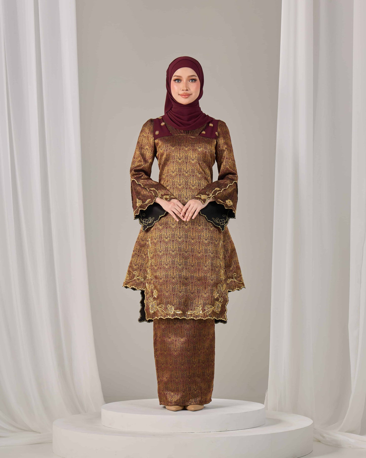 AMANDA KURUNG (BURGUNDY)