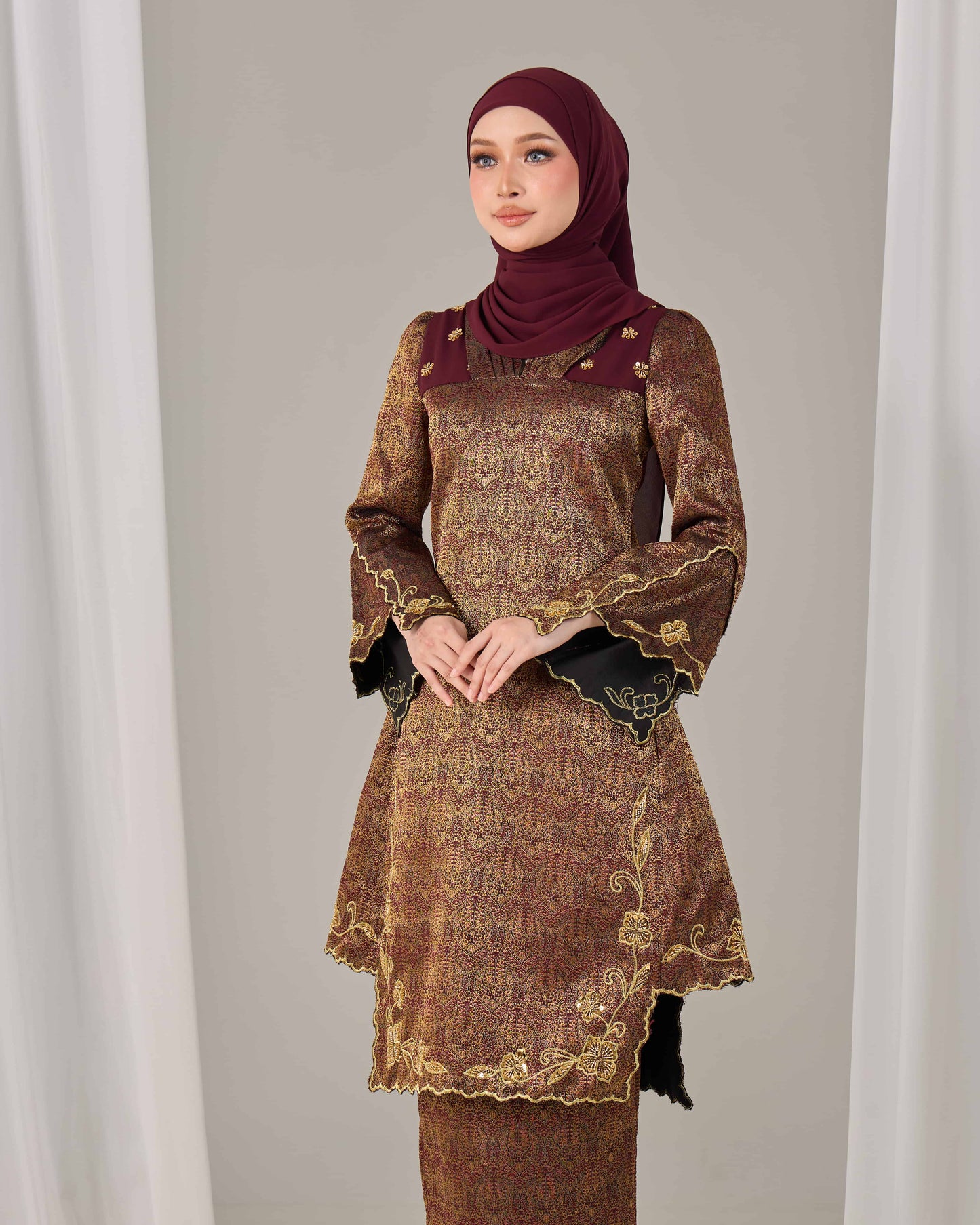 AMANDA KURUNG (BURGUNDY)