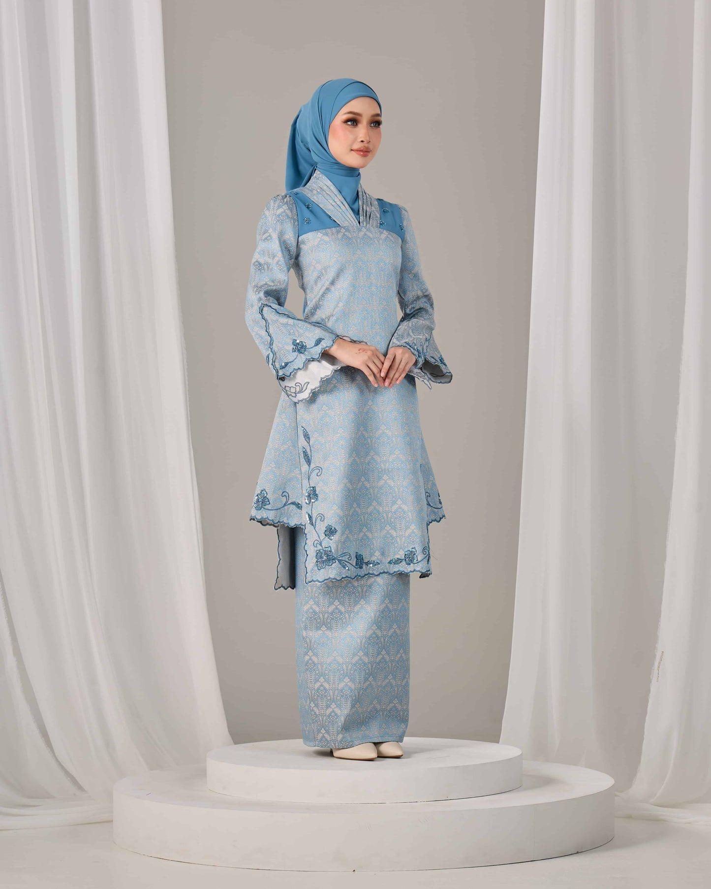 AMANDA KURUNG (DIAMOND BLUE)
