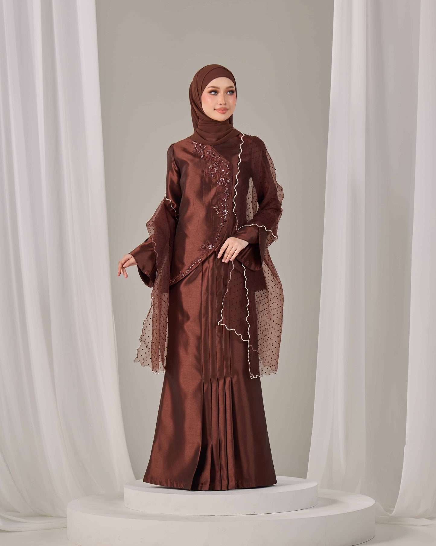 LYDIA SELENDANG (RICH BROWN)