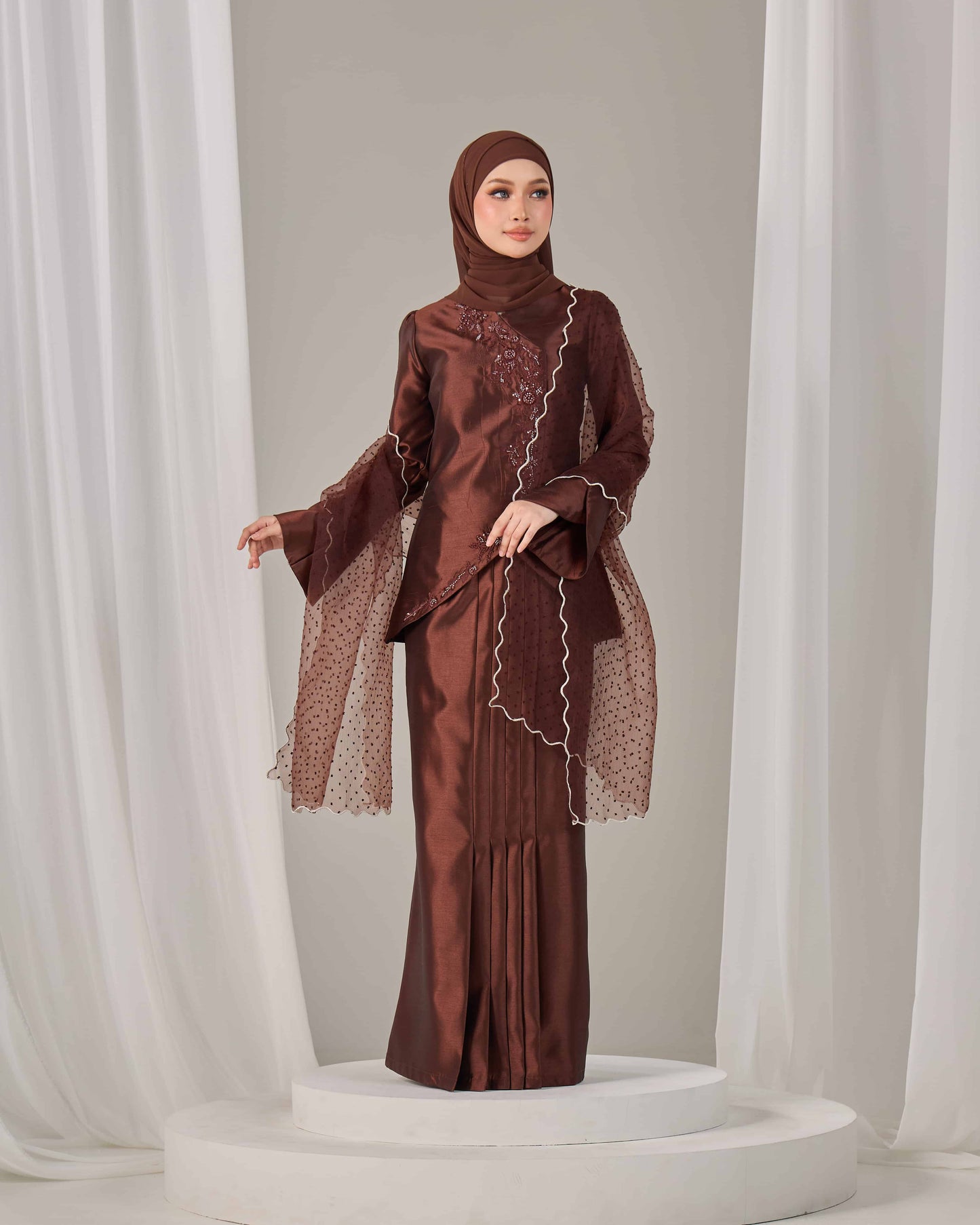 LYDIA SELENDANG (RICH BROWN)