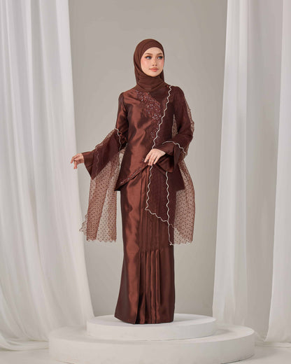 LYDIA SELENDANG (RICH BROWN)