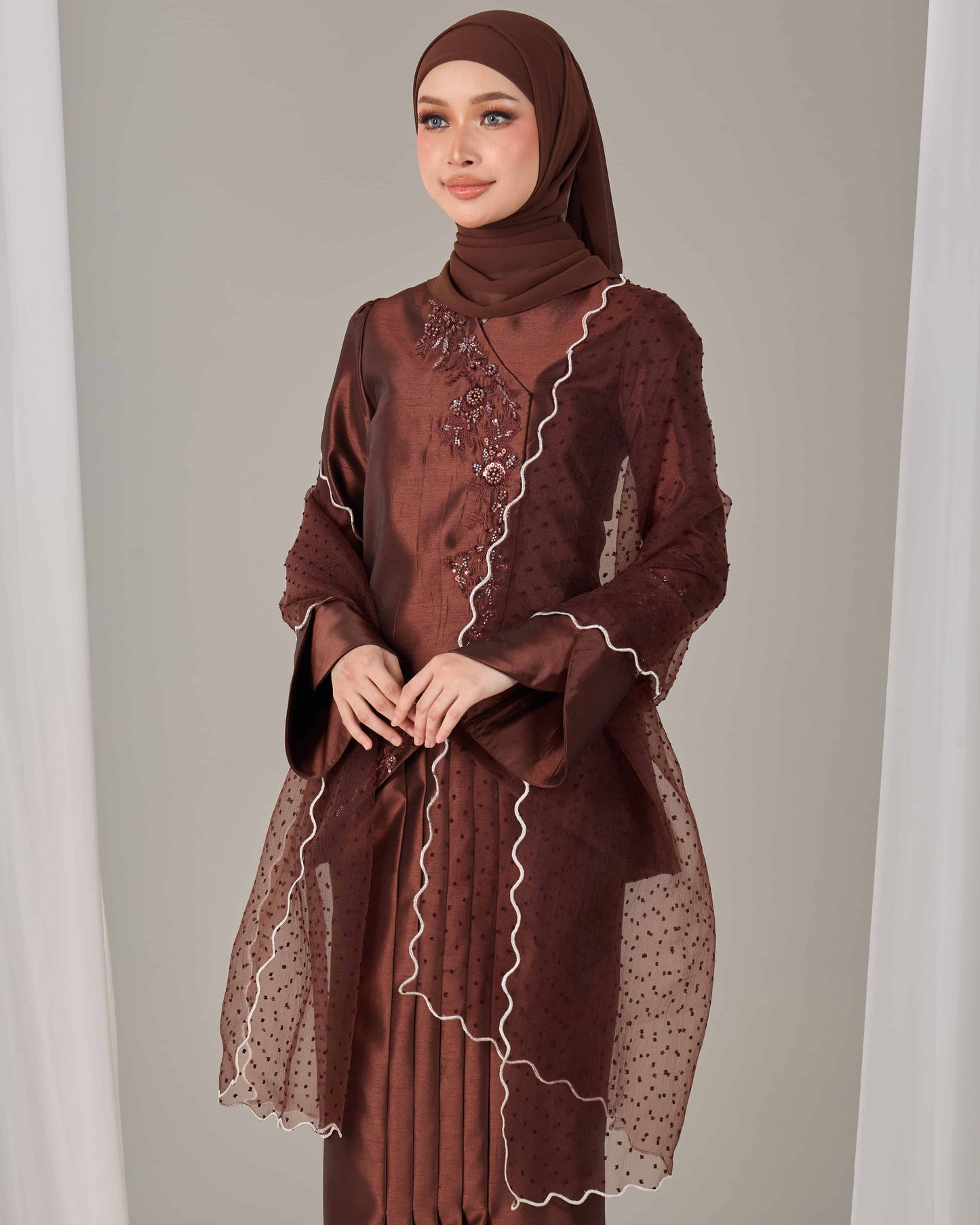 LYDIA SELENDANG (RICH BROWN)