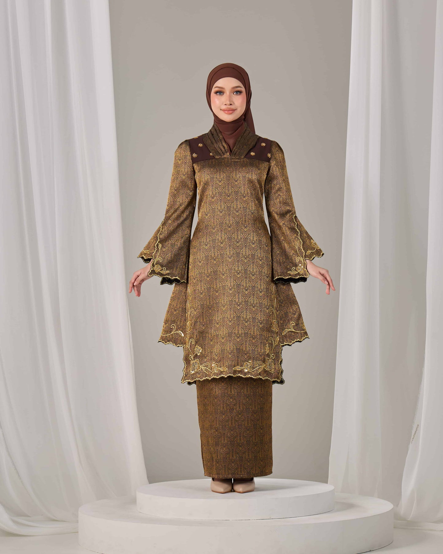 AMANDA KURUNG (RICH BROWN)