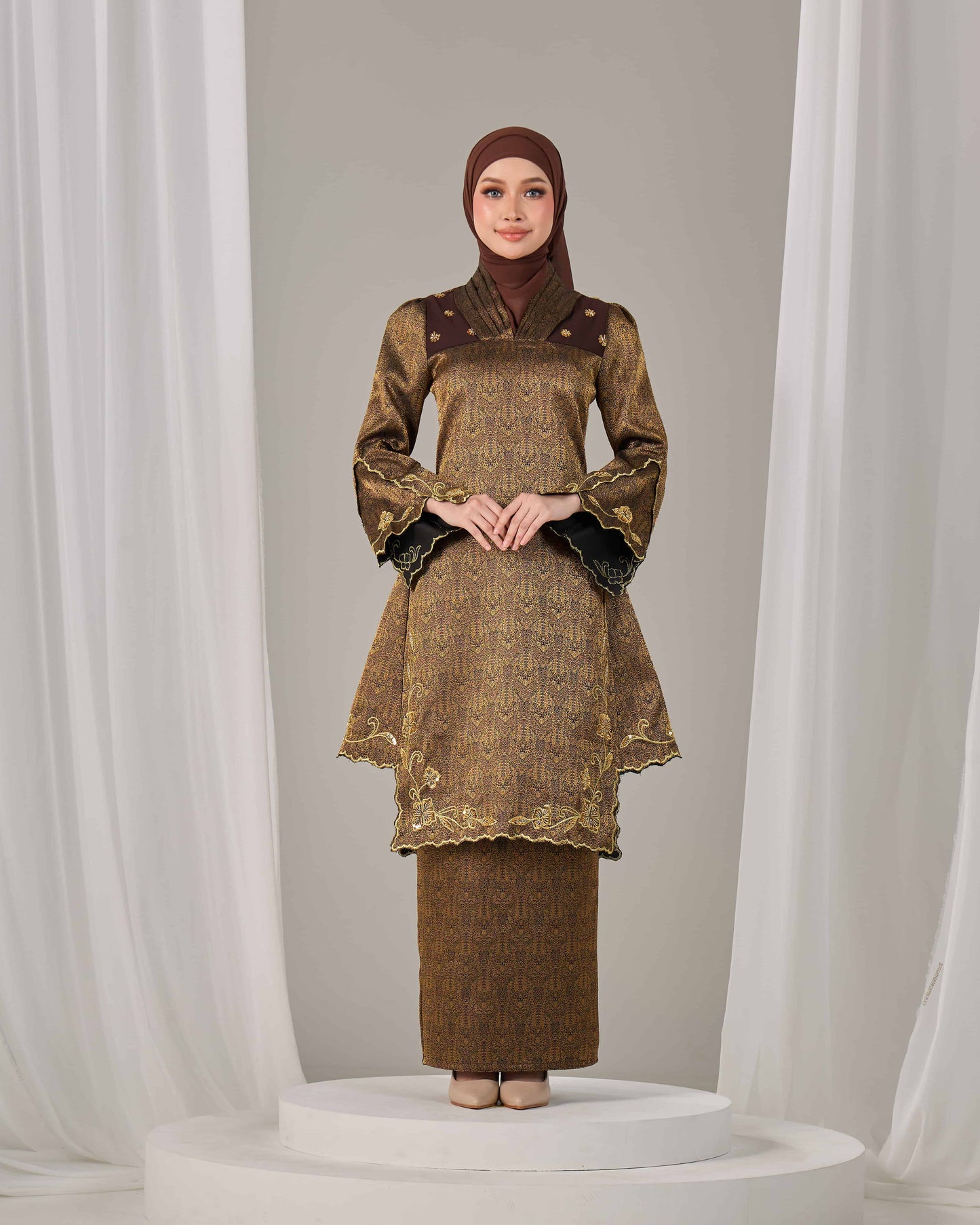 AMANDA KURUNG (RICH BROWN)