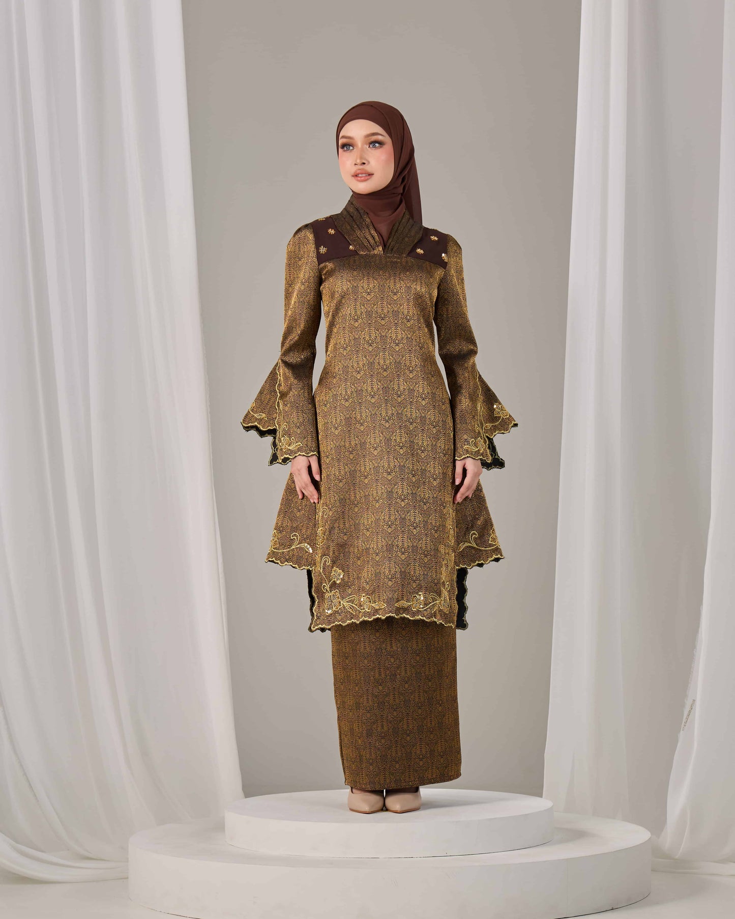 AMANDA KURUNG (RICH BROWN)