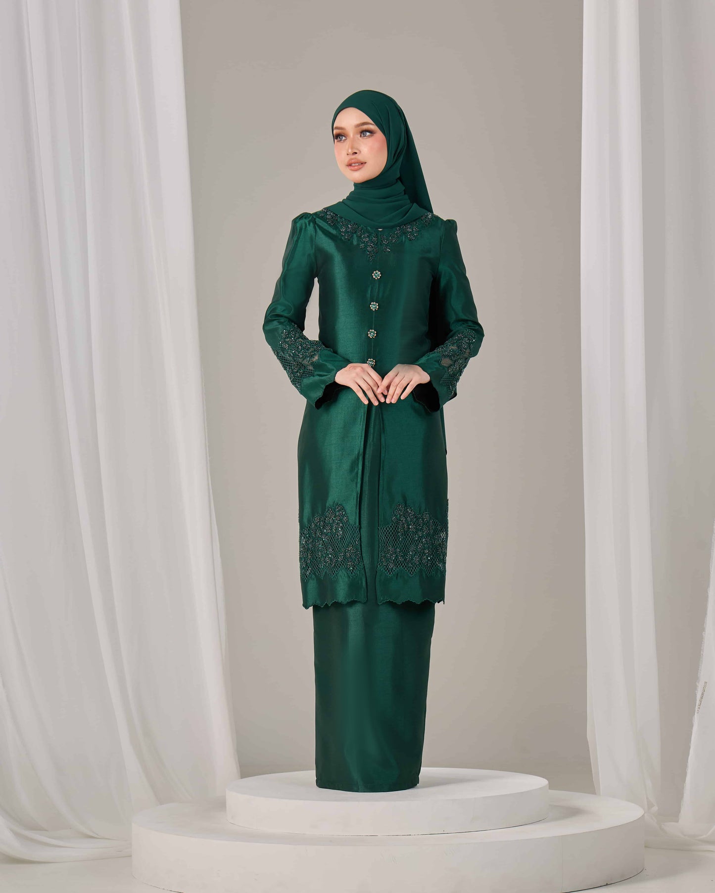 SERAYA KURUNG (EMERALD GREEN)