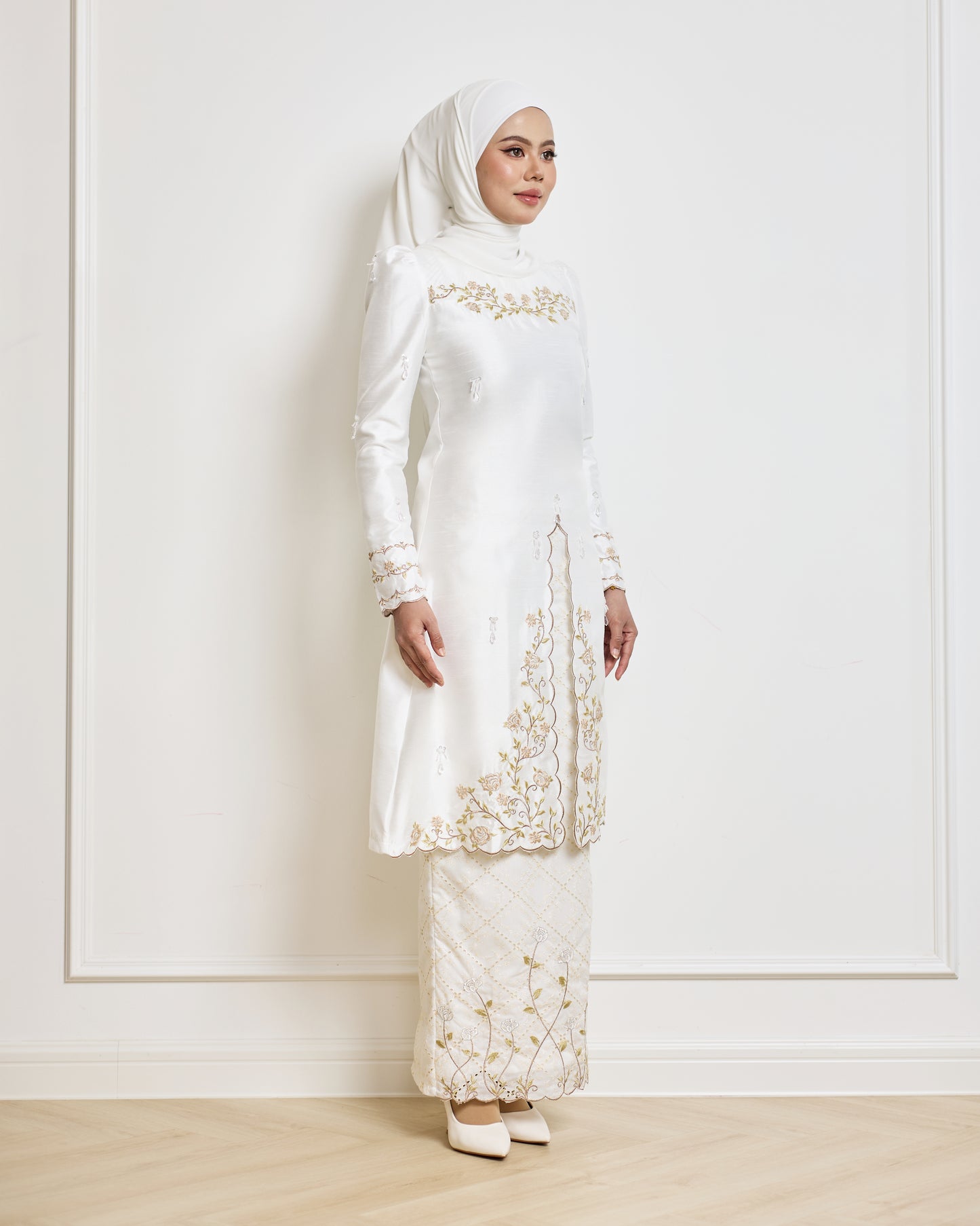 NADRA KURUNG (OFF WHITE)