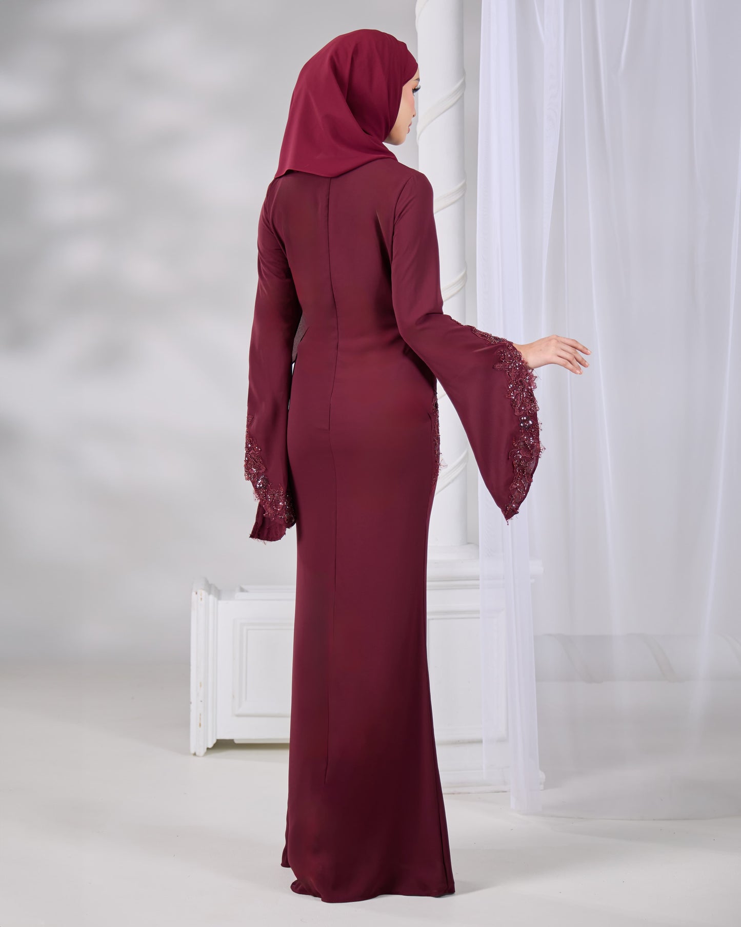 SABRENA DRESS (BURGUNDY)