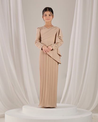 ADALINE DRESS KIDS (LATTE )
