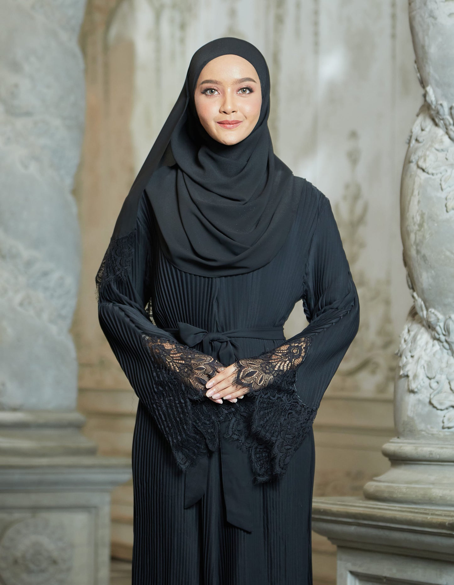 ALEENA PLEATED ABAYA (BLACK)