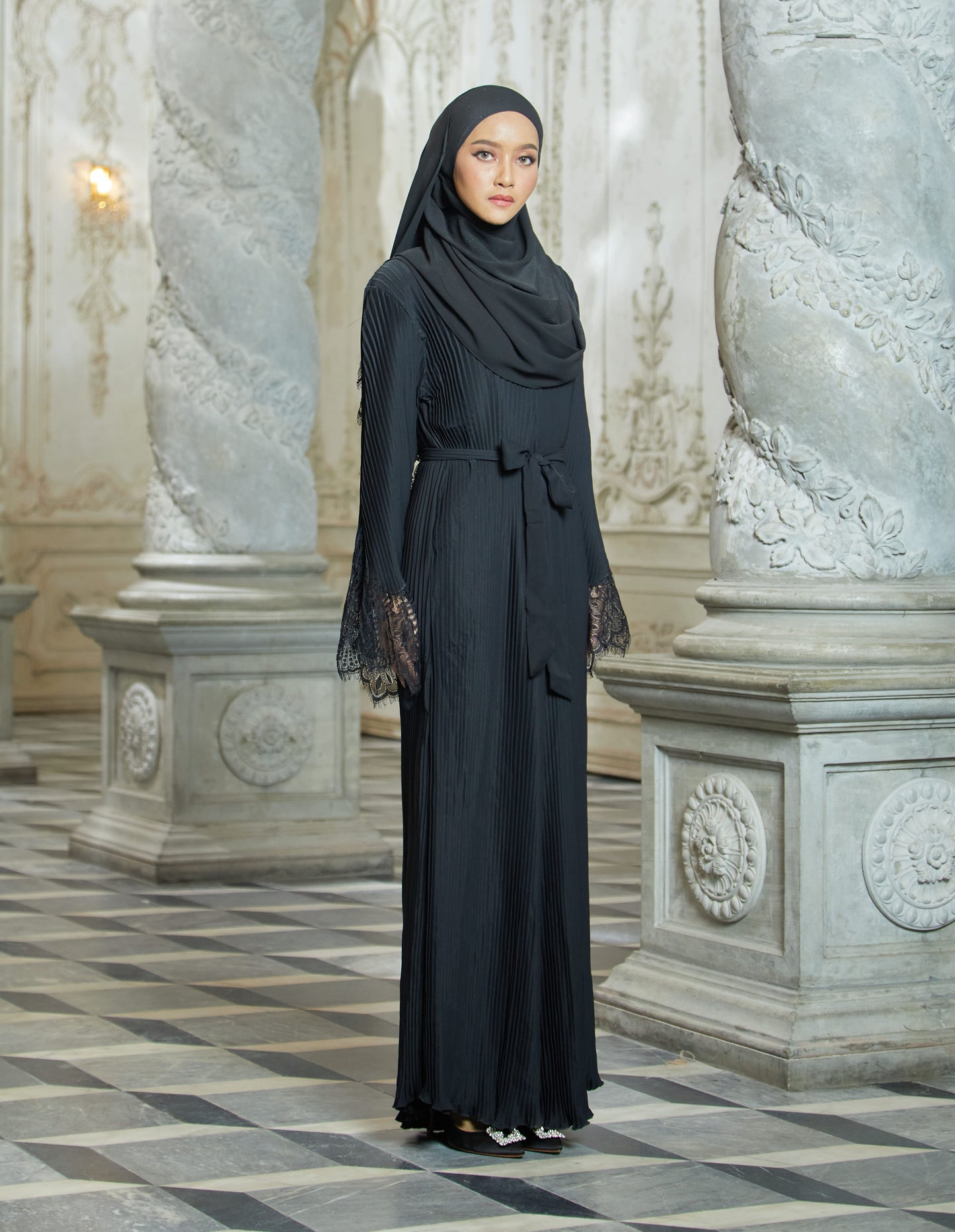 ALEENA PLEATED ABAYA (BLACK)