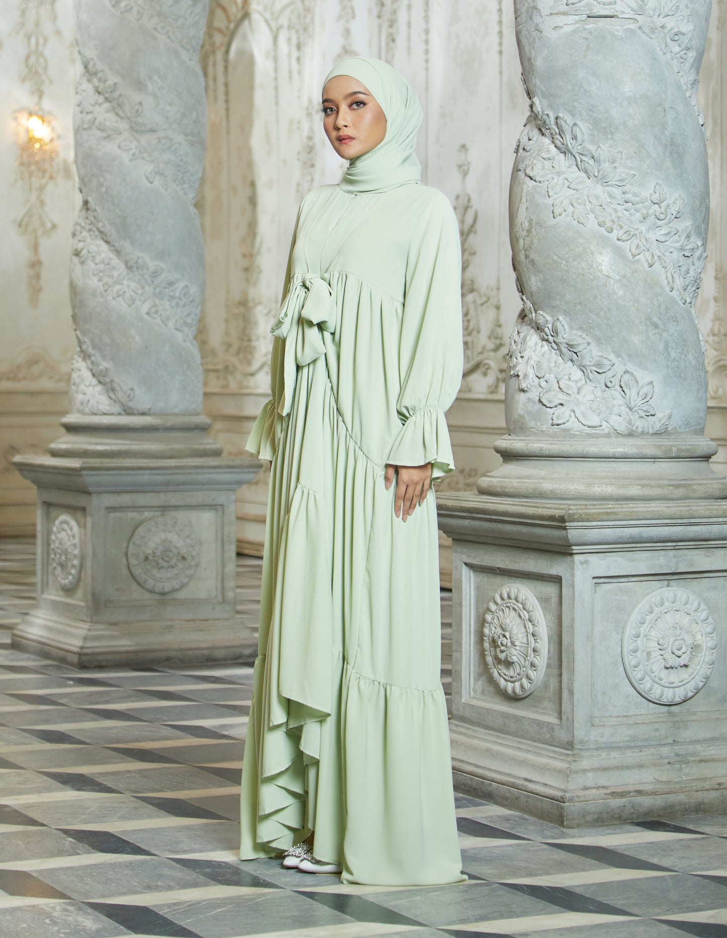 SAFAA ABAYA (GREEN TEA)