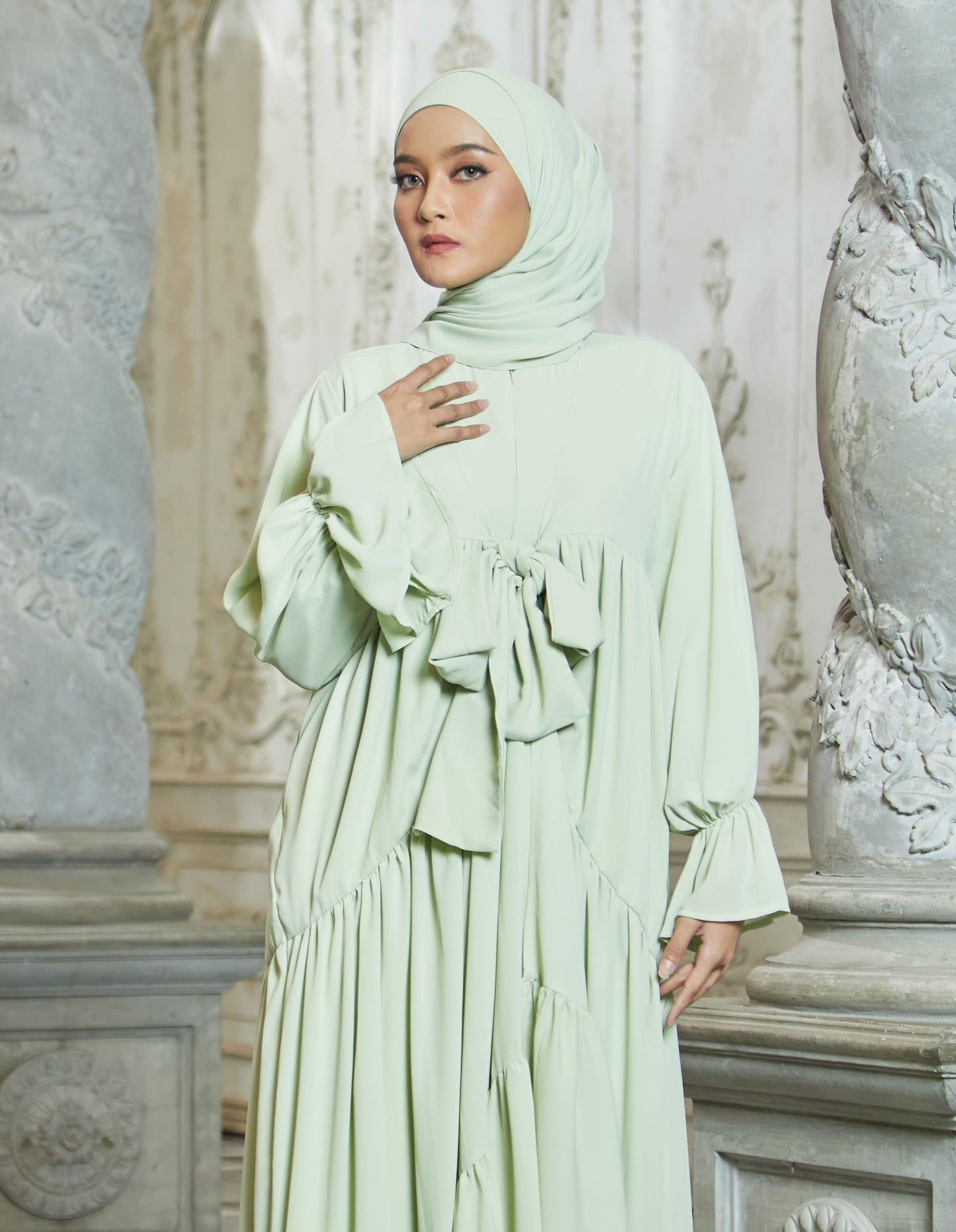 SAFAA ABAYA (GREEN TEA)