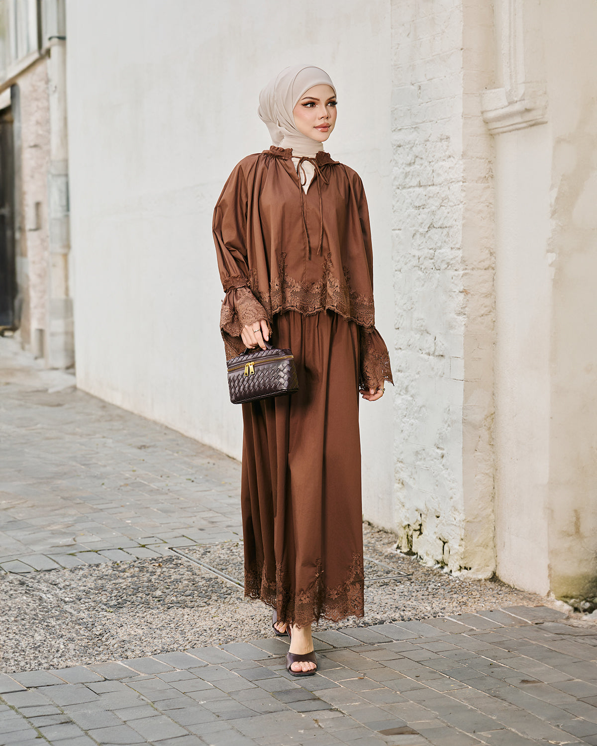 LA VIÉ (BROWN)