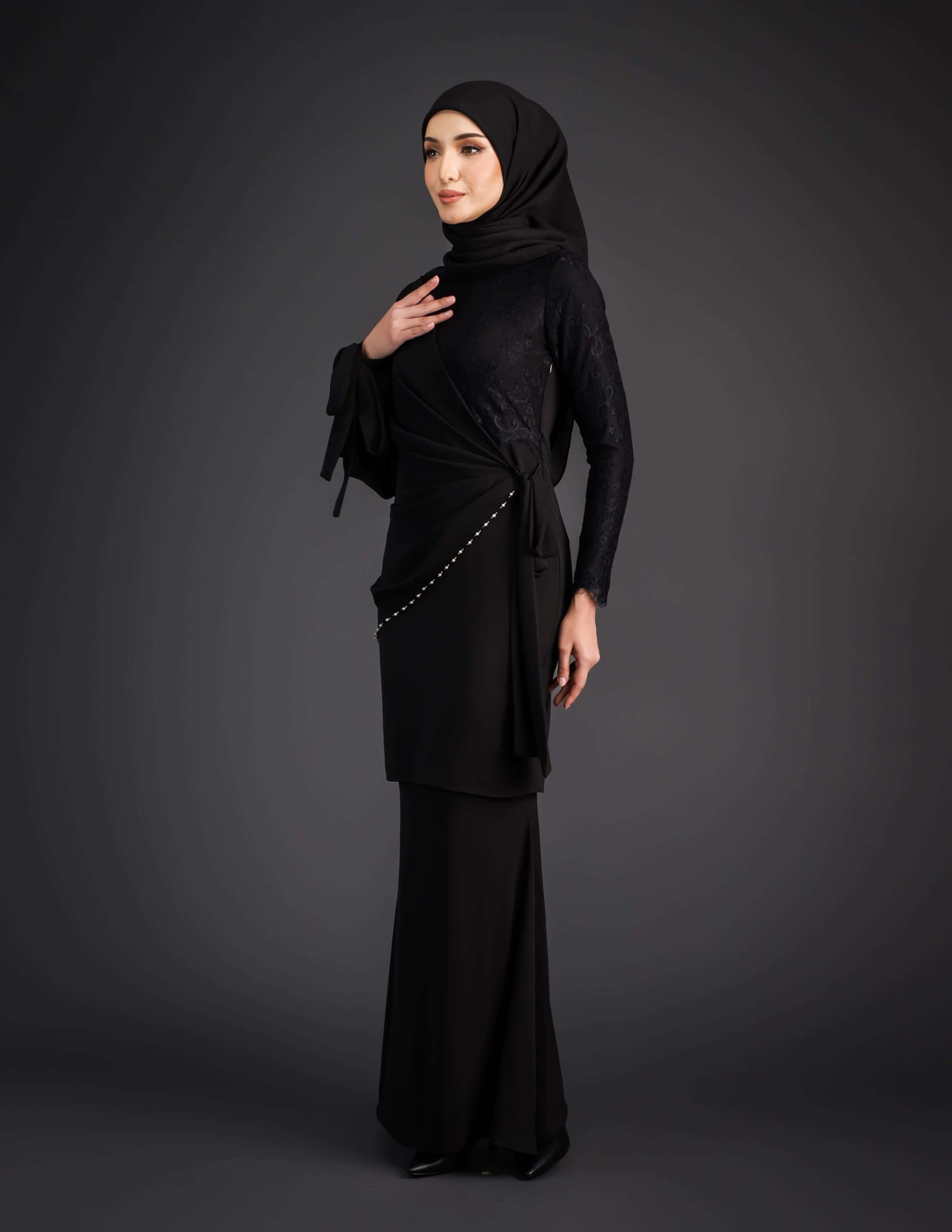 ADIANA KURUNG (BLACK)