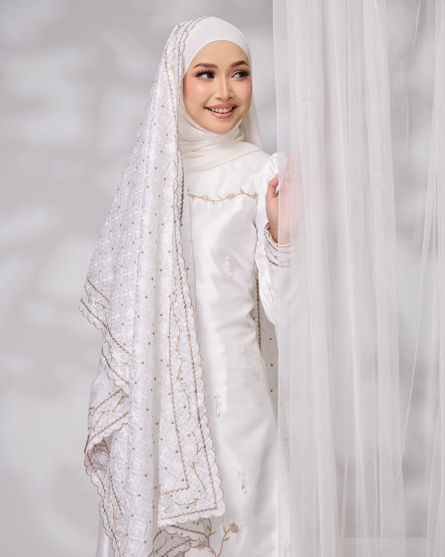 ALANNA VEIL (OFF WHITE)