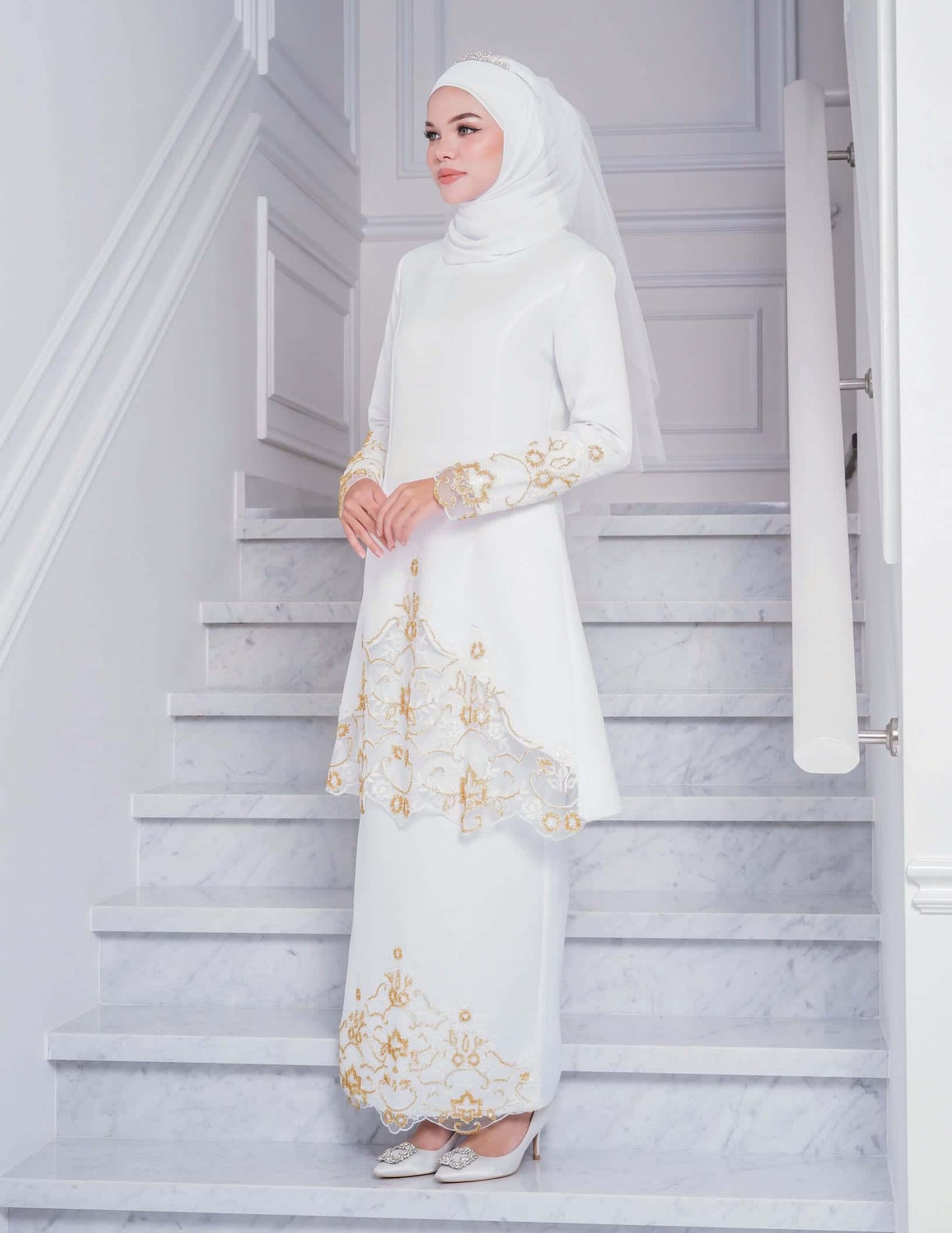 ALISA KURUNG (WHITE)