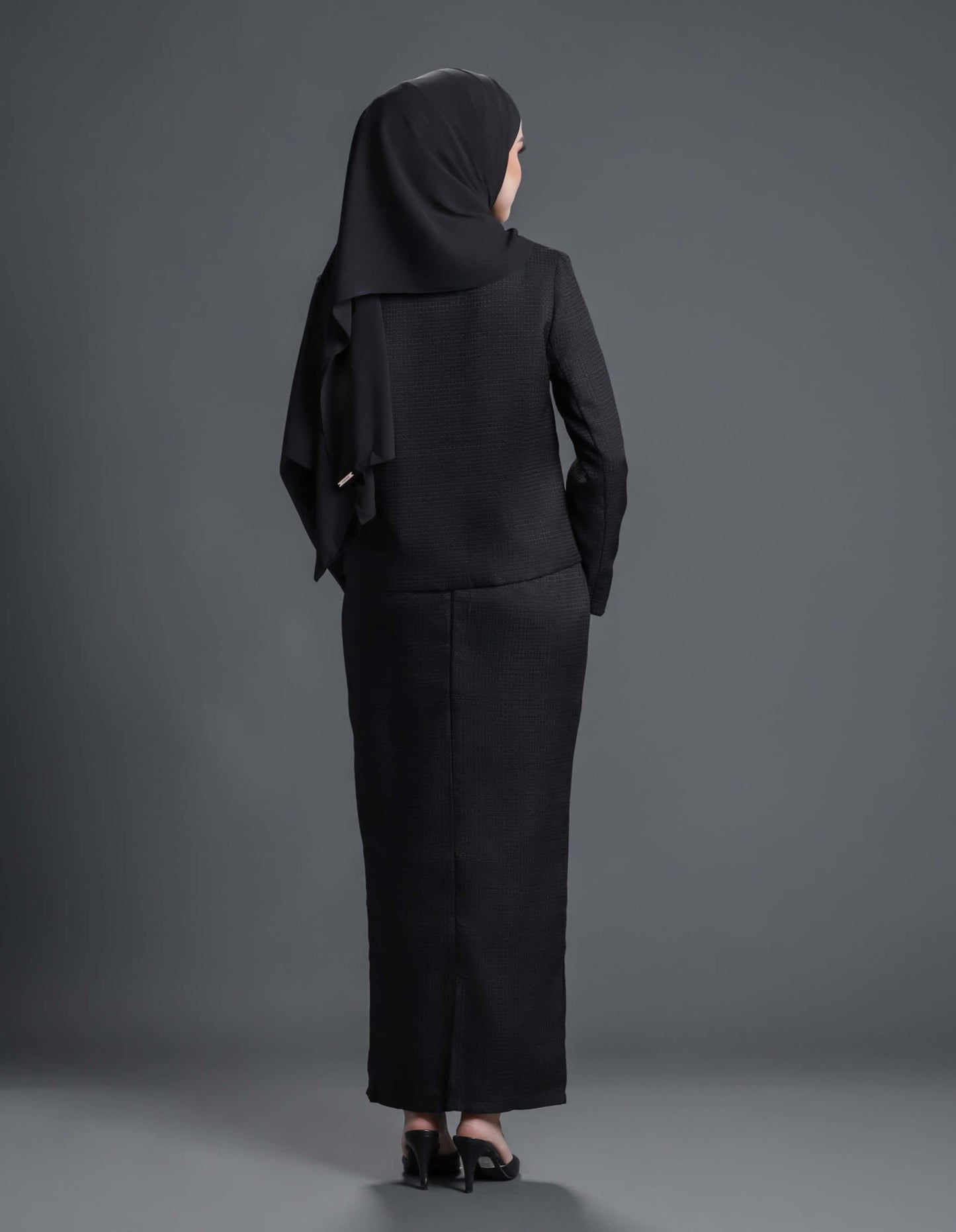 ARMANIE SUIT (BLACK)