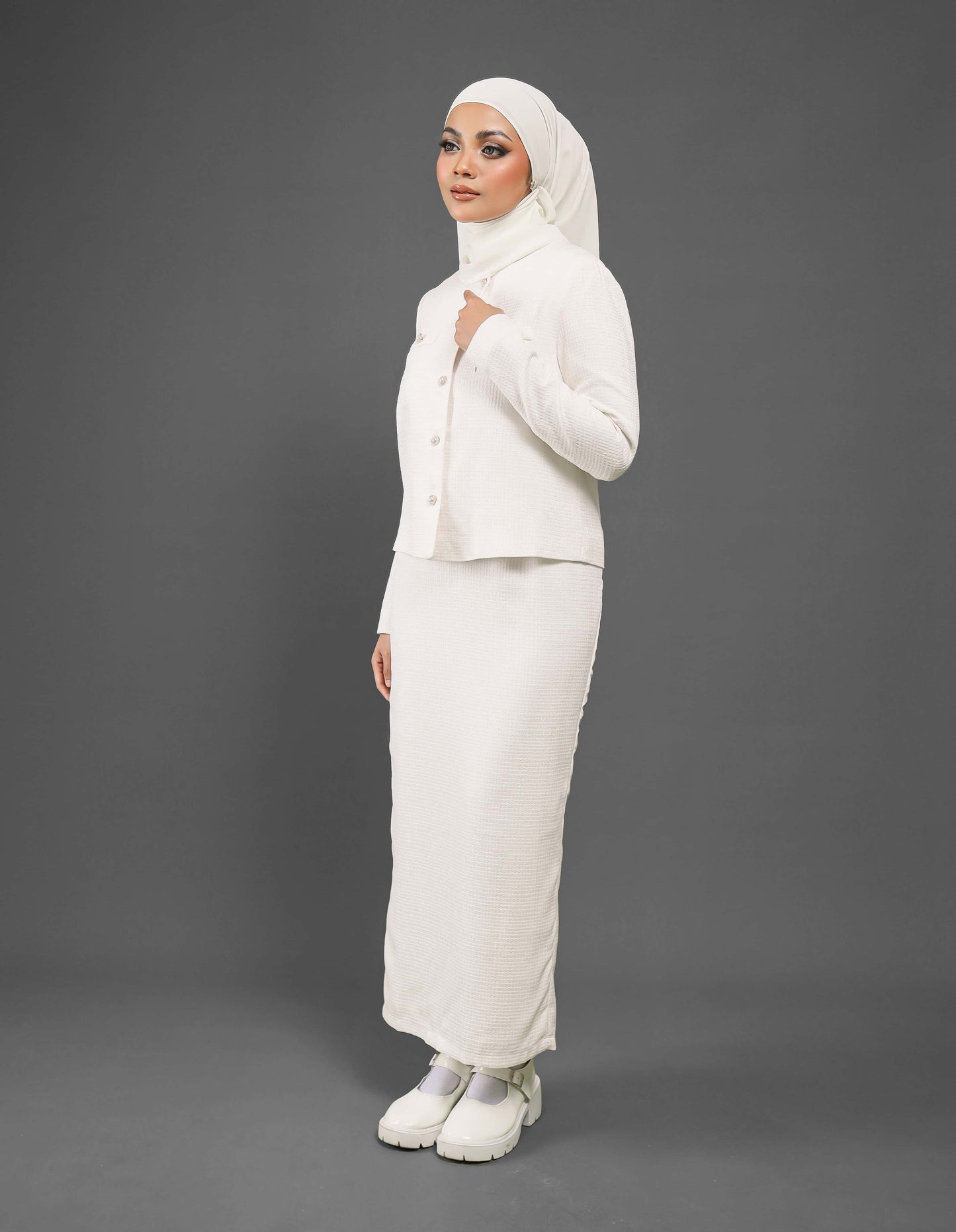 ARMANIE SUIT (WHITE)