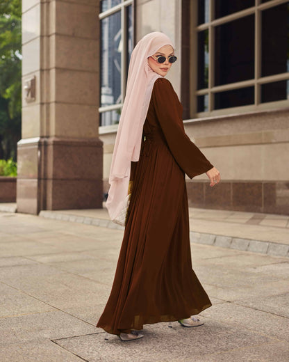 MINOR DEFECT LISA PLEATED DRESS (BRICK)