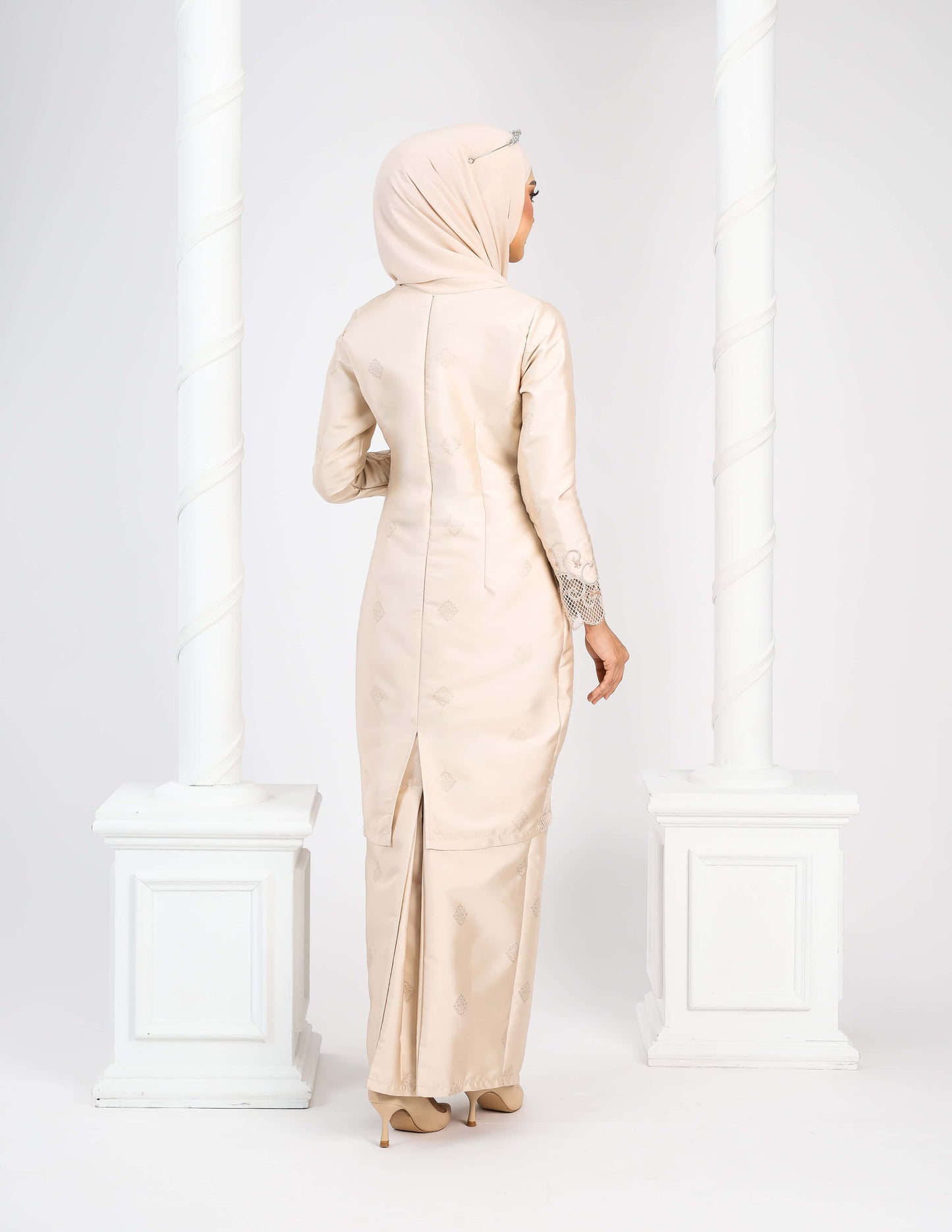 DAYANG KURUNG (CHAMPAGNE)