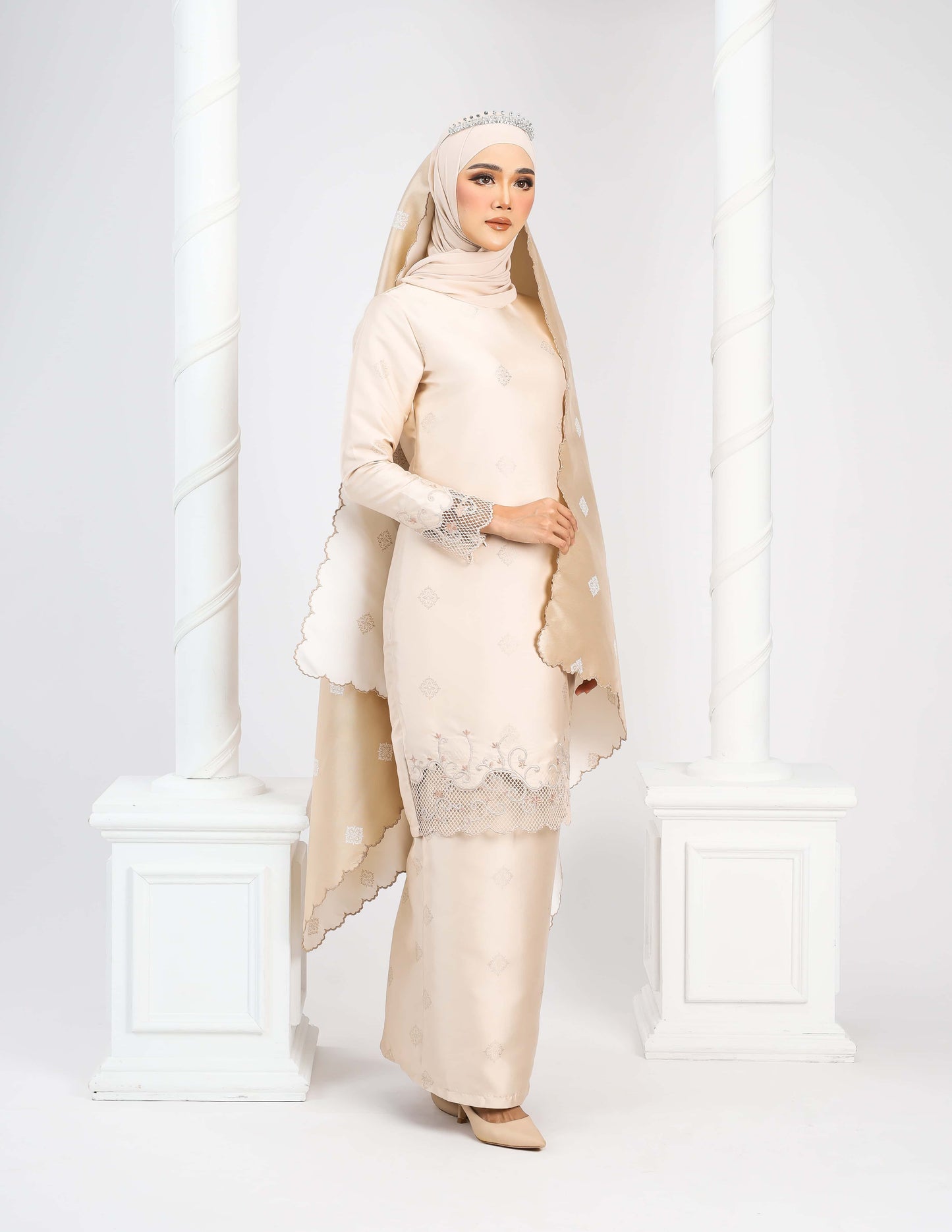 DAYANG KURUNG (CHAMPAGNE)