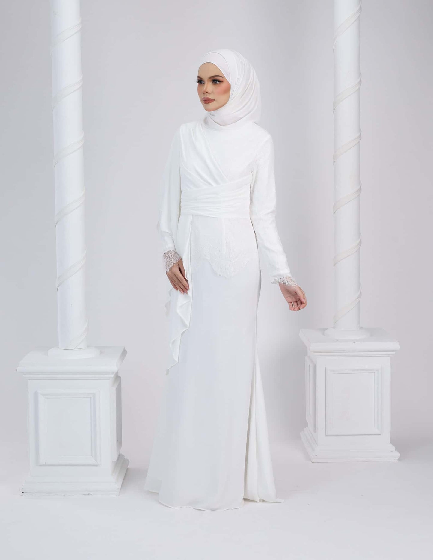 EDRIA DRESS (OFF WHITE)