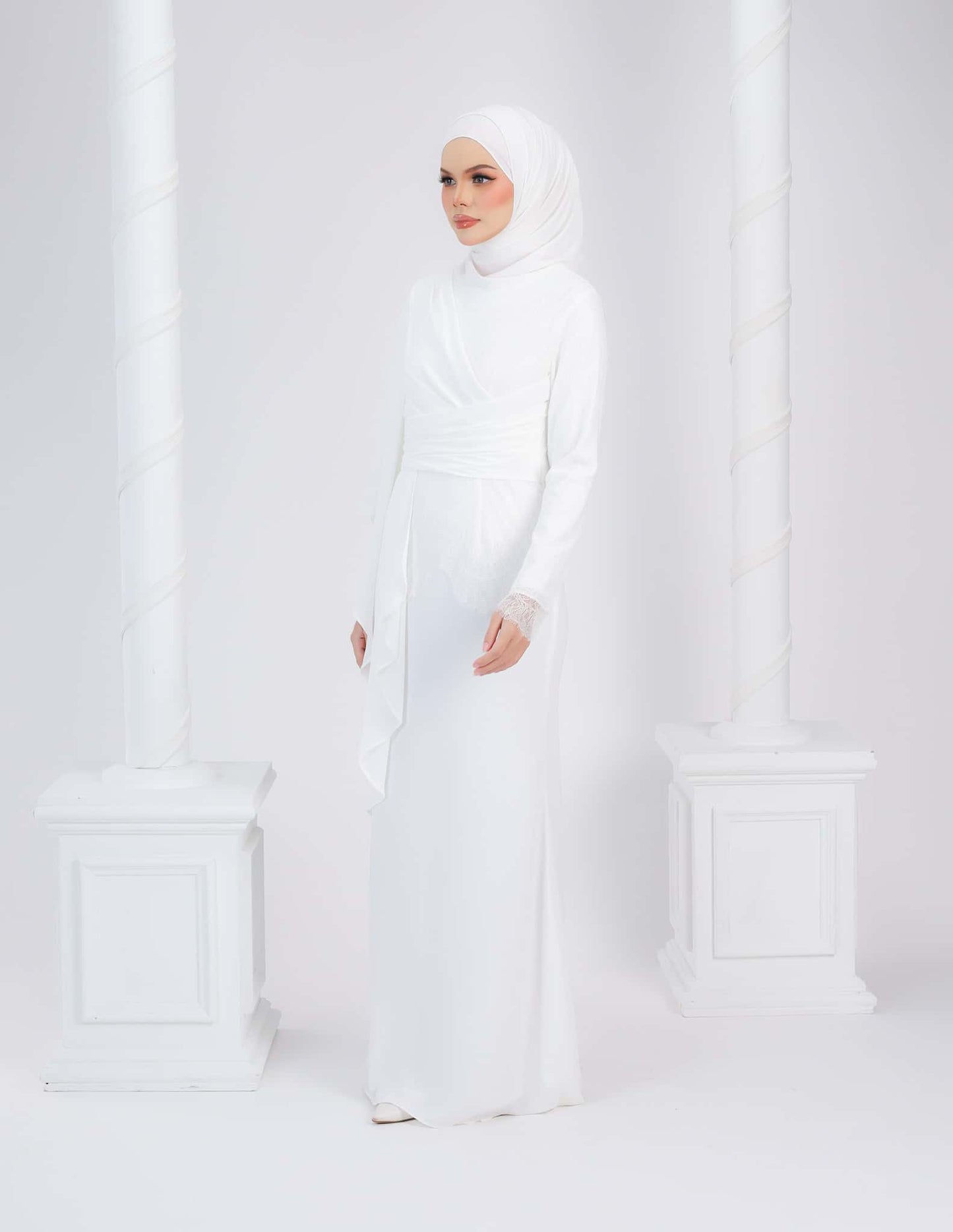 EDRIA DRESS (OFF WHITE)