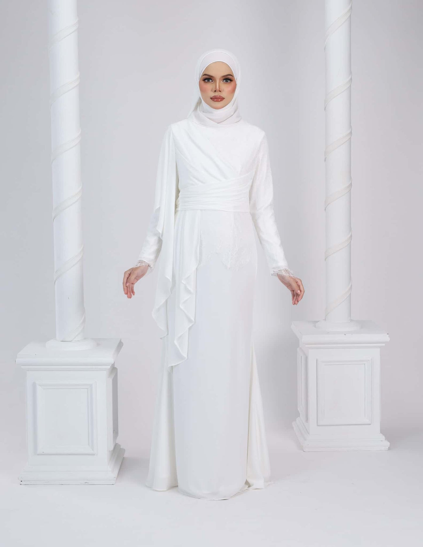 EDRIA DRESS (OFF WHITE)