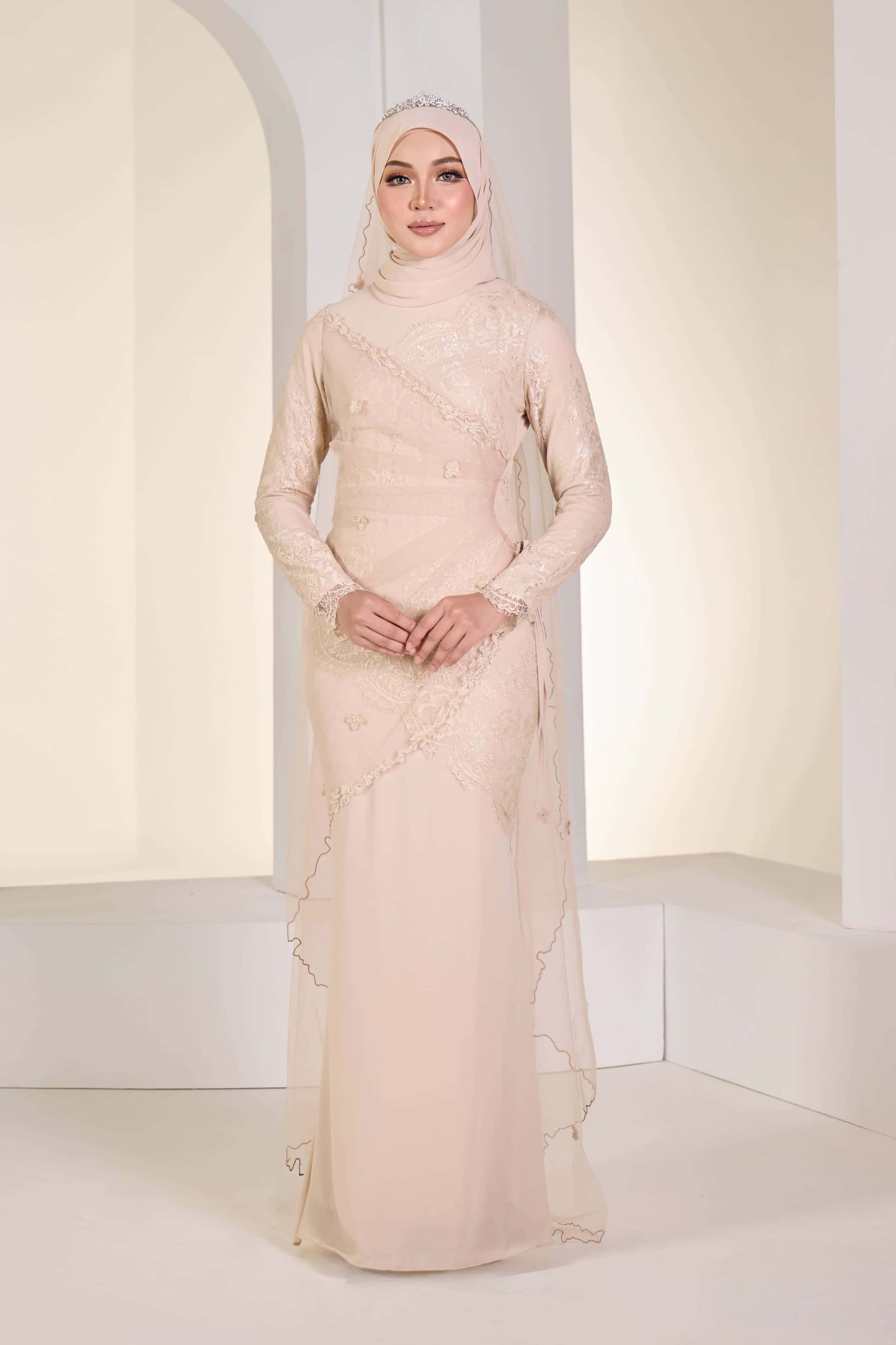 EDWINA BRIDE DRESS (CHAMPAGNE)