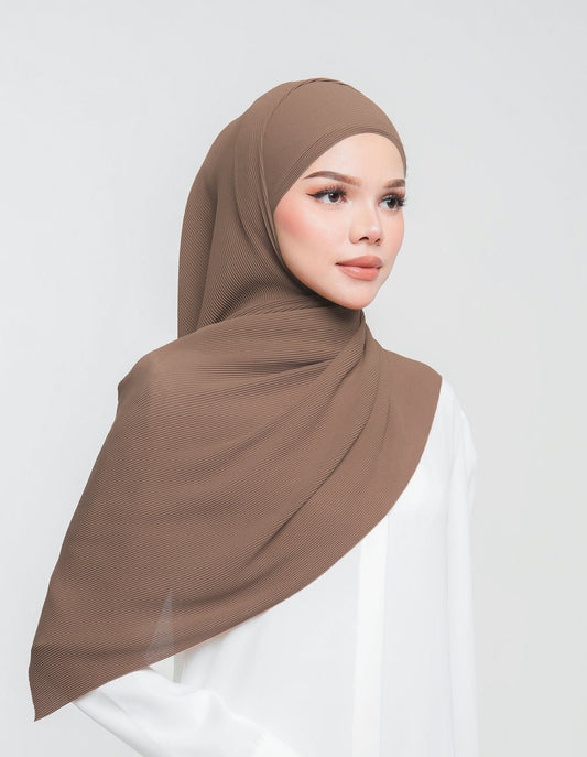 EVA PLEATED SHAWL (COCOA)