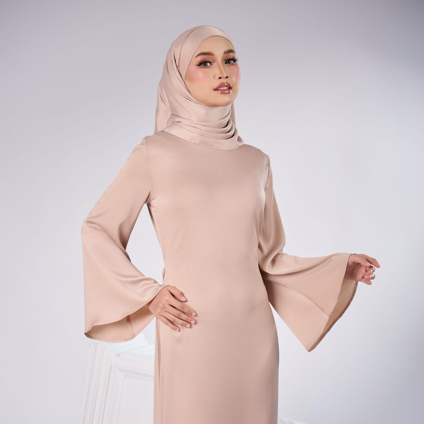 ELAINE LONG DRESS (CHAMPAGNE)