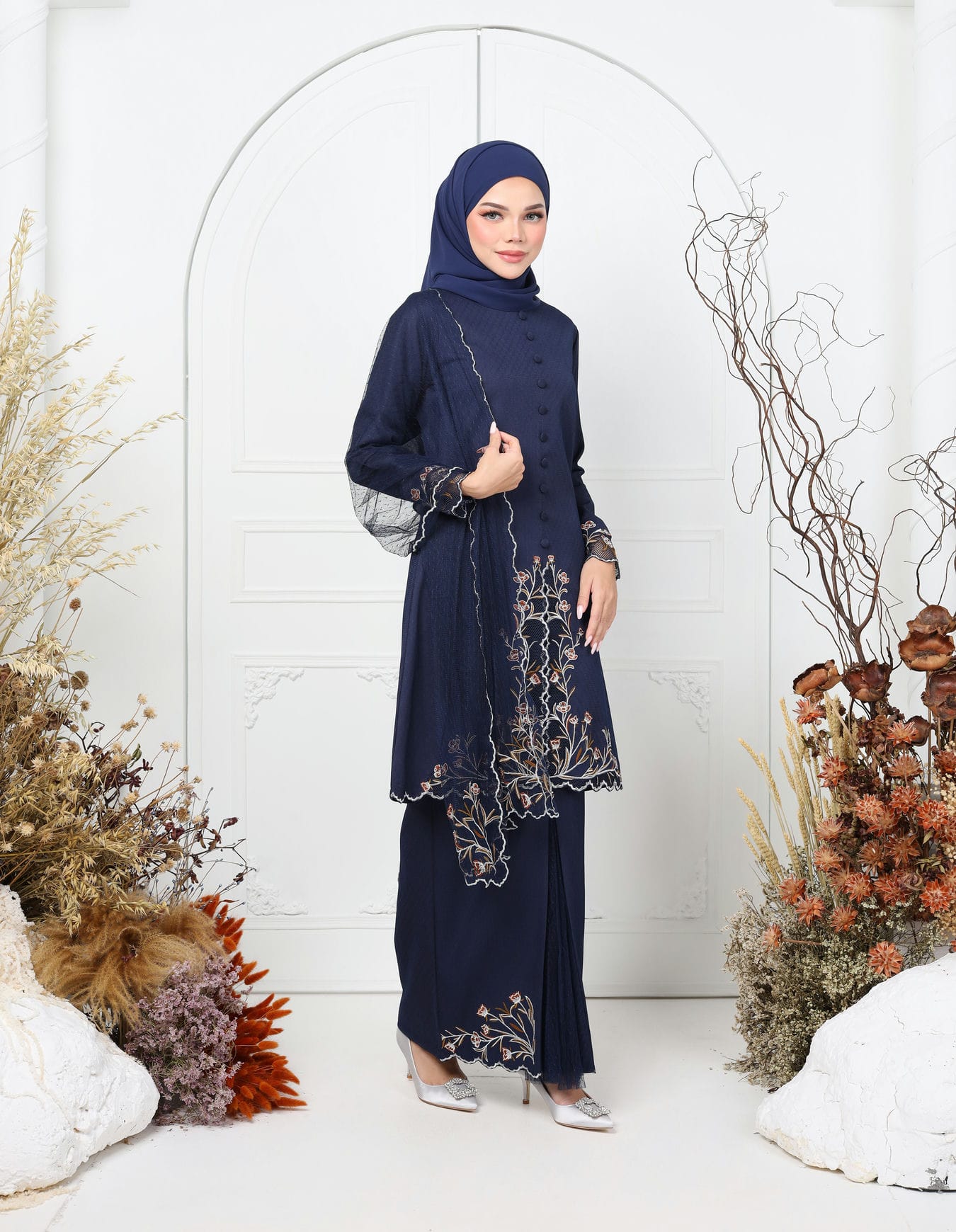 HAERA KEBAYA (NAVY BLUE)