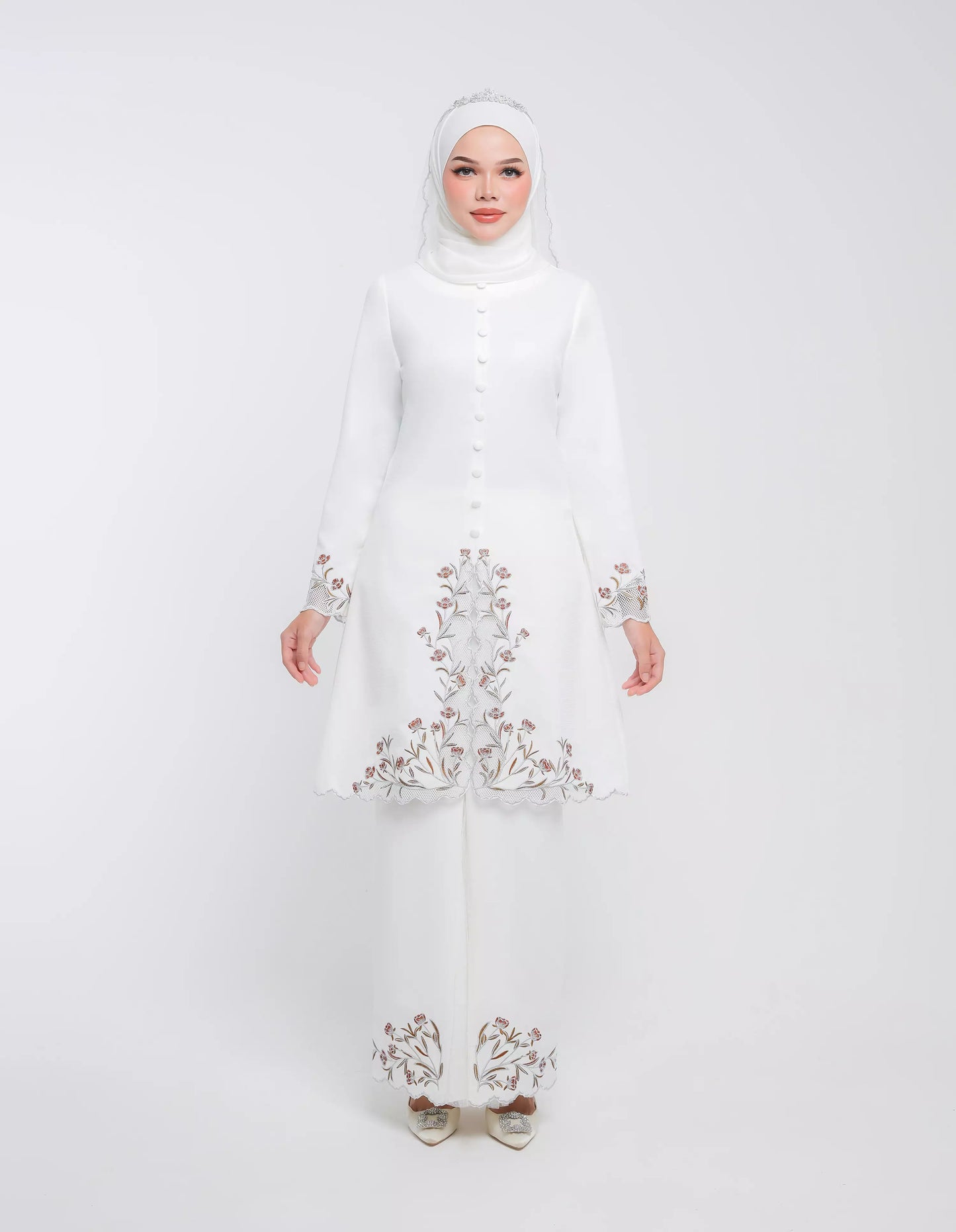 MINOR DEFECT HAERA KEBAYA (OFF WHITE)