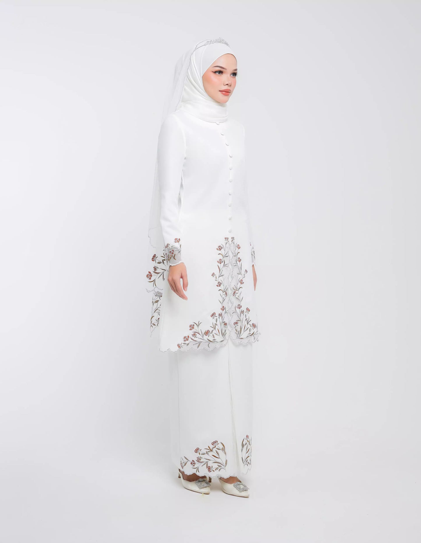 HAERA KEBAYA (OFF WHITE)