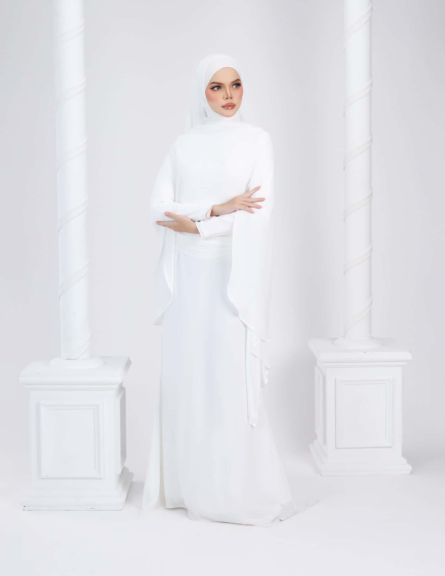 HYRA DRESS (OFF WHITE)