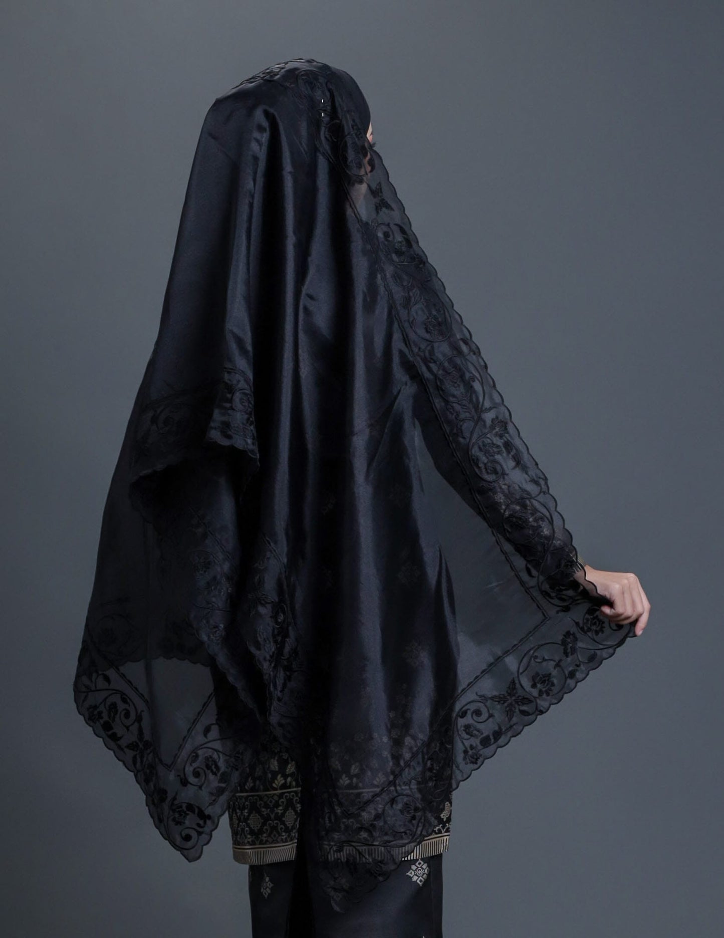 JUWITA VEIL (BLACK)