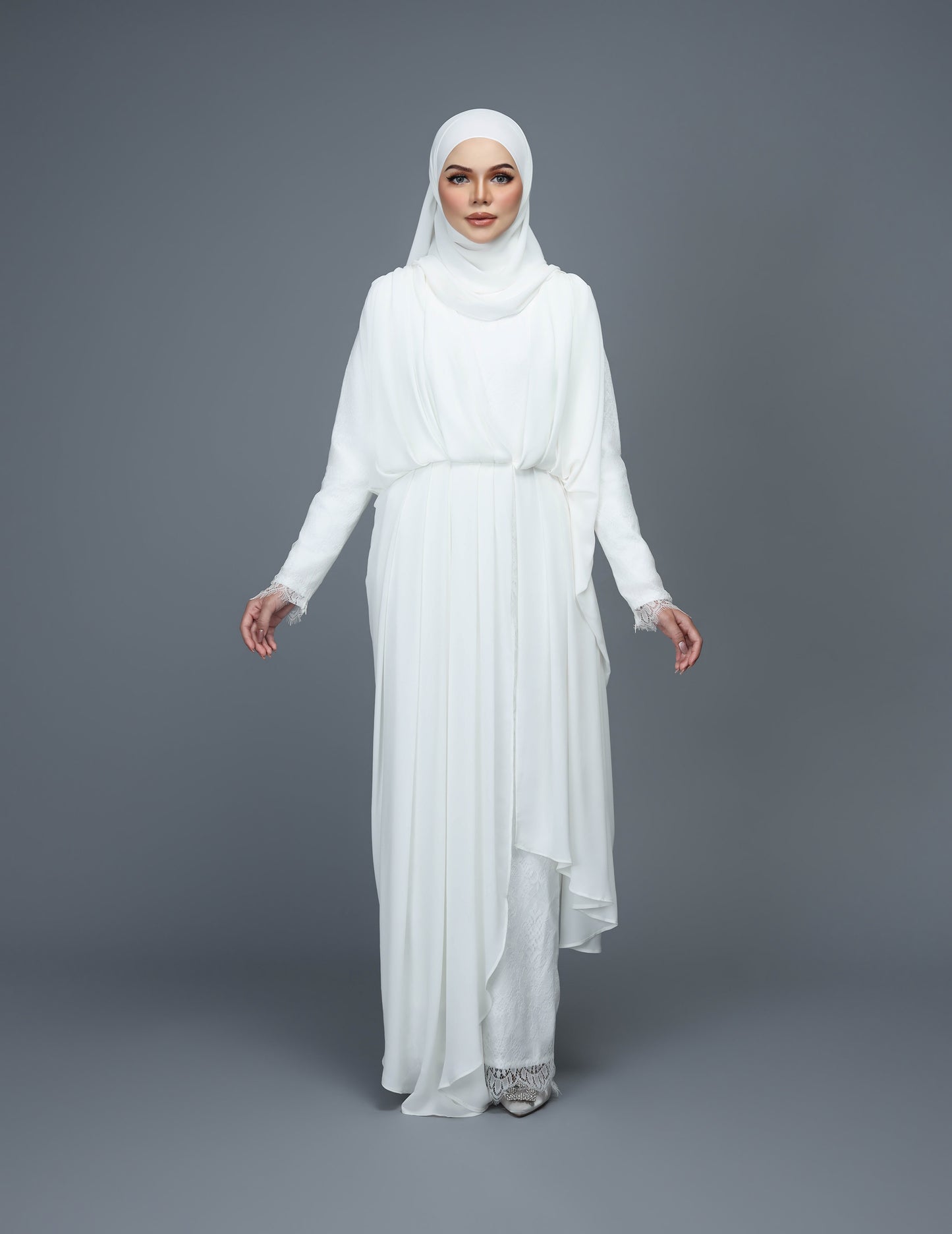 MINOR DEFECT KHAWLA ABAYA (OFF WHITE)